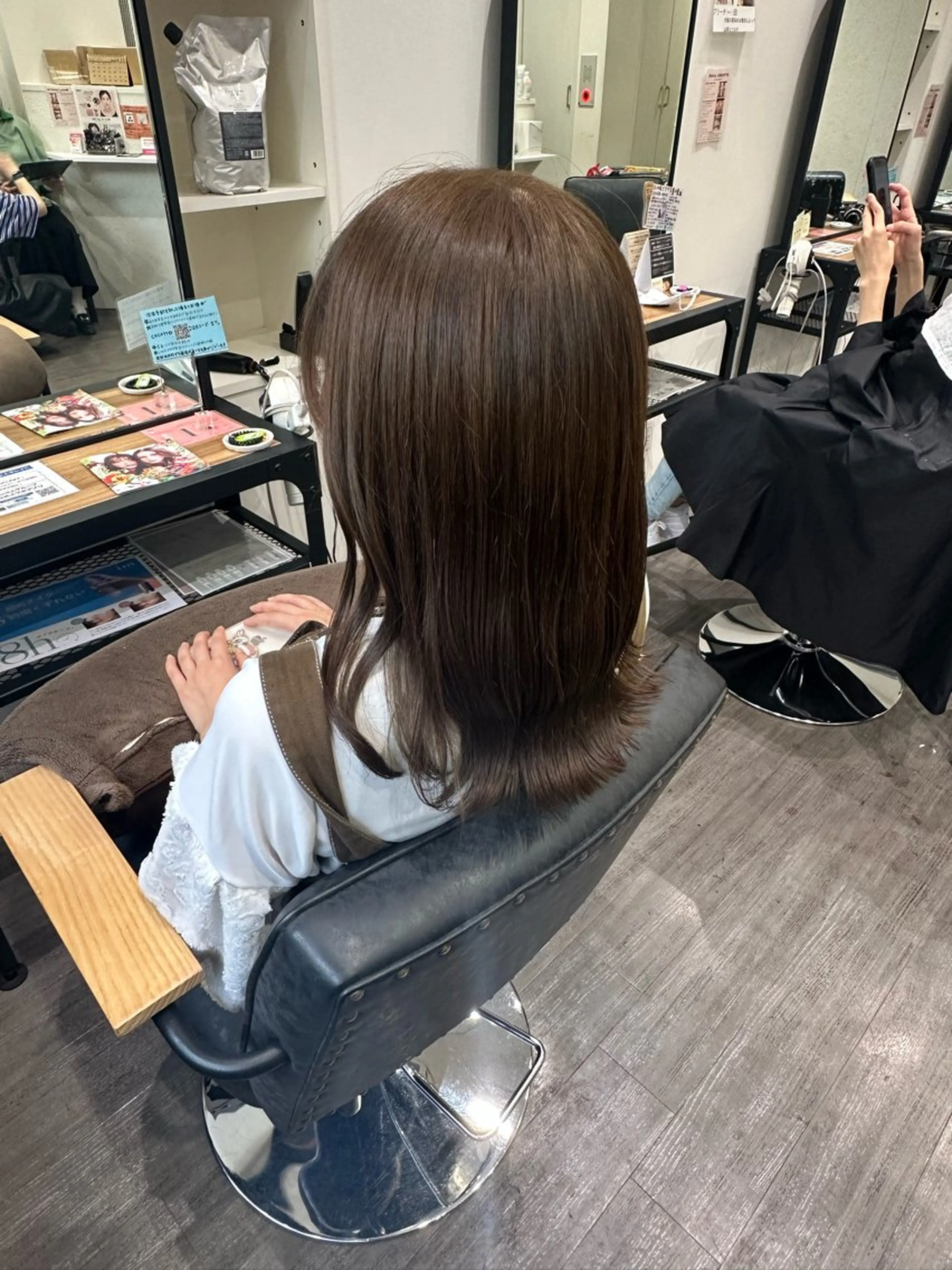 ミディアム カラー ベージュカラー オリーブベージュ カット ヘアカラー トリートメント 艶髪レイヤー上田 紗也🇰🇷💗のヘアスタイル