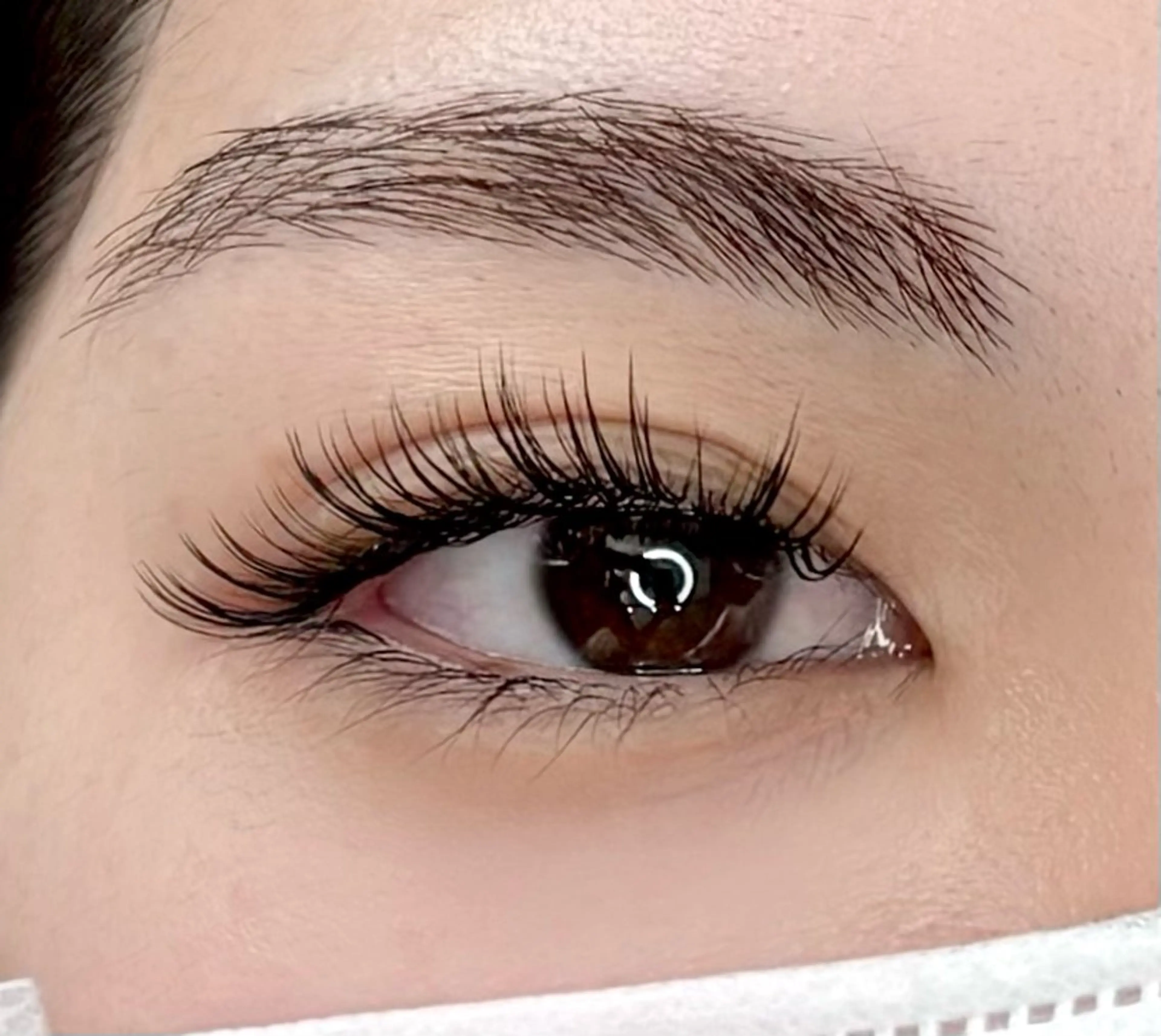 【撮影モデル】高持続💜LED束感ラップアップエクステ[上]80束（シングル100本程度のボリューム）の写真