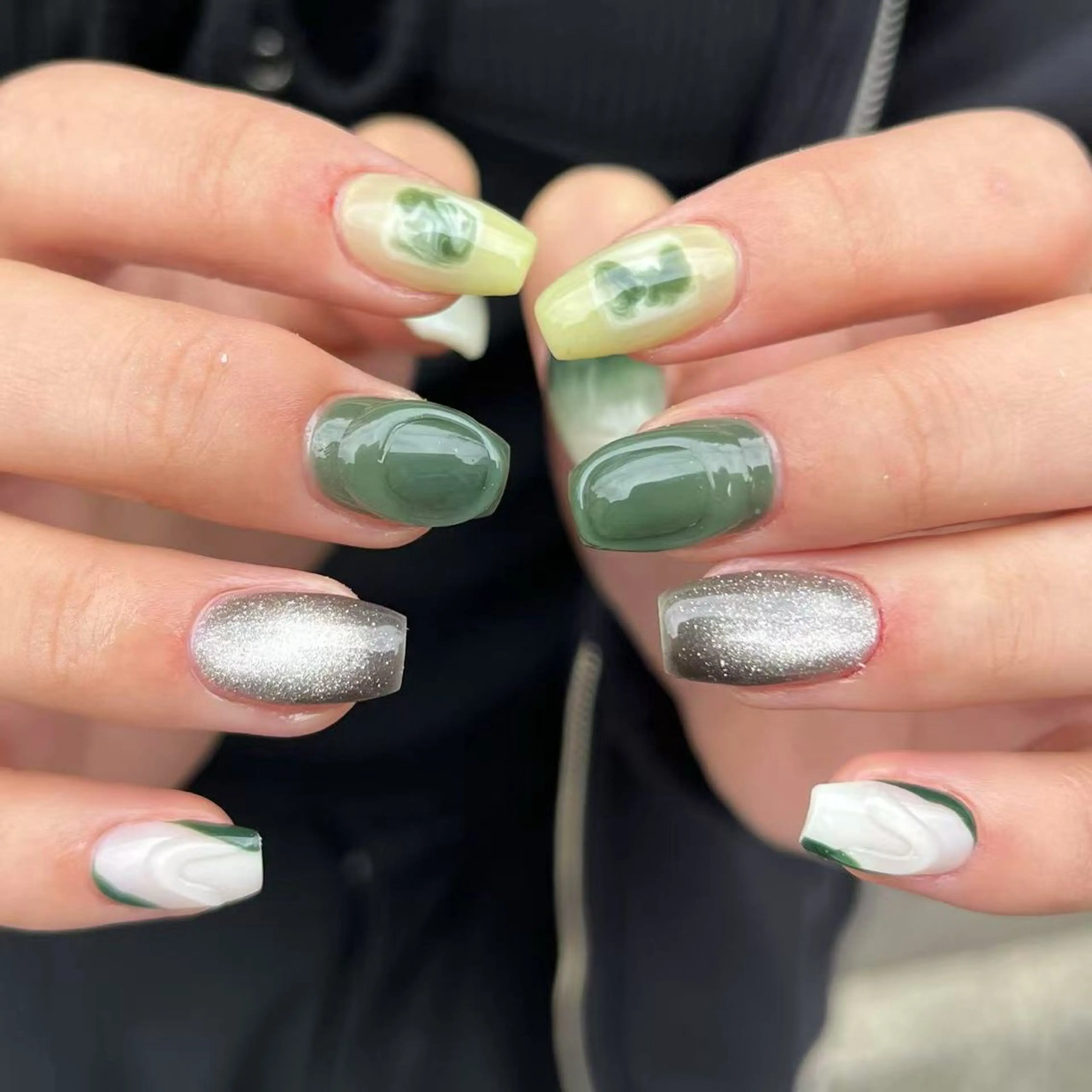 ネイル ハンドネイル 宮澤 朱里のネイルデザイン