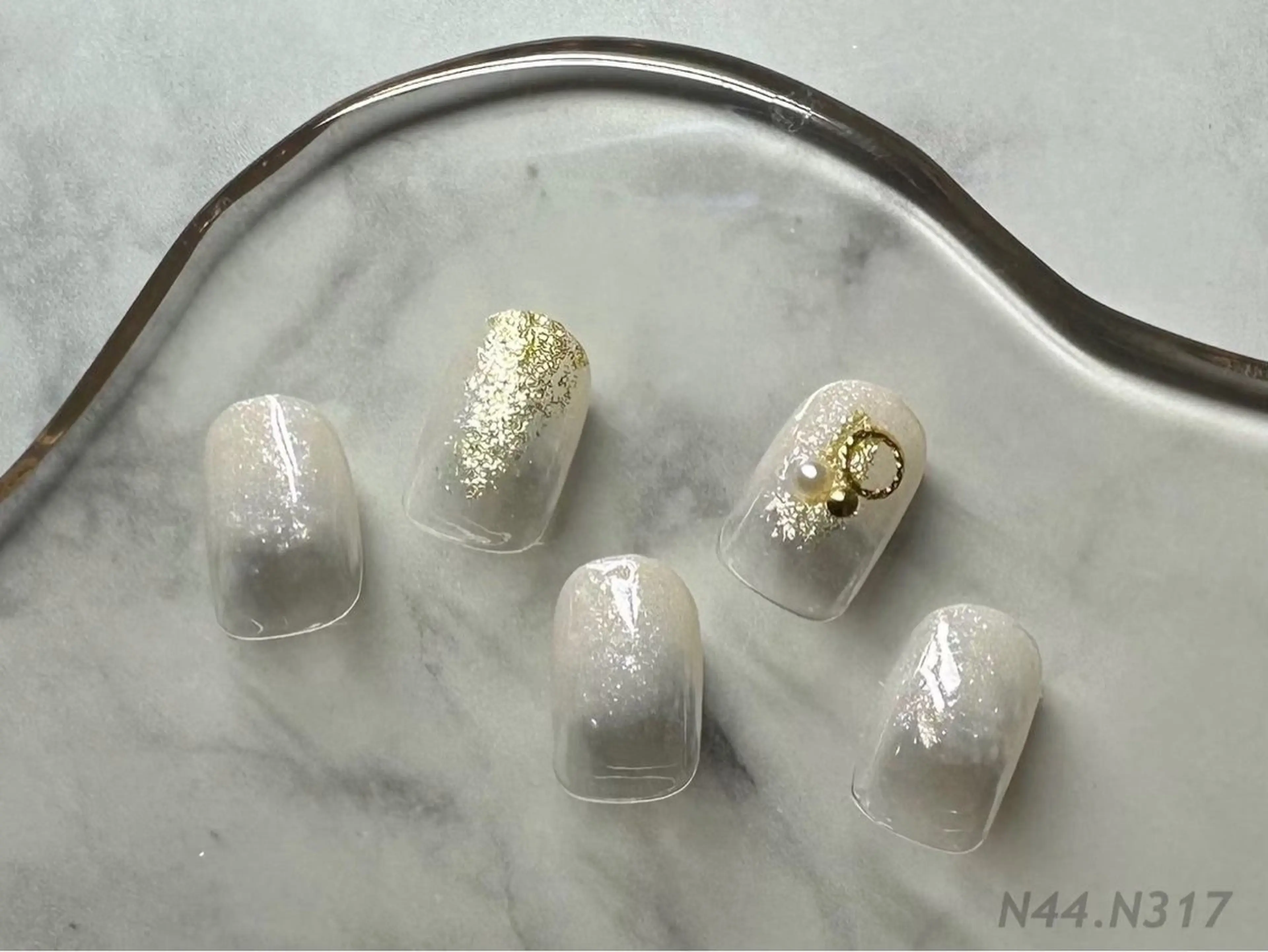 ネイル シンプルネイル 岡矢joieange 心斎橋店のネイルデザイン