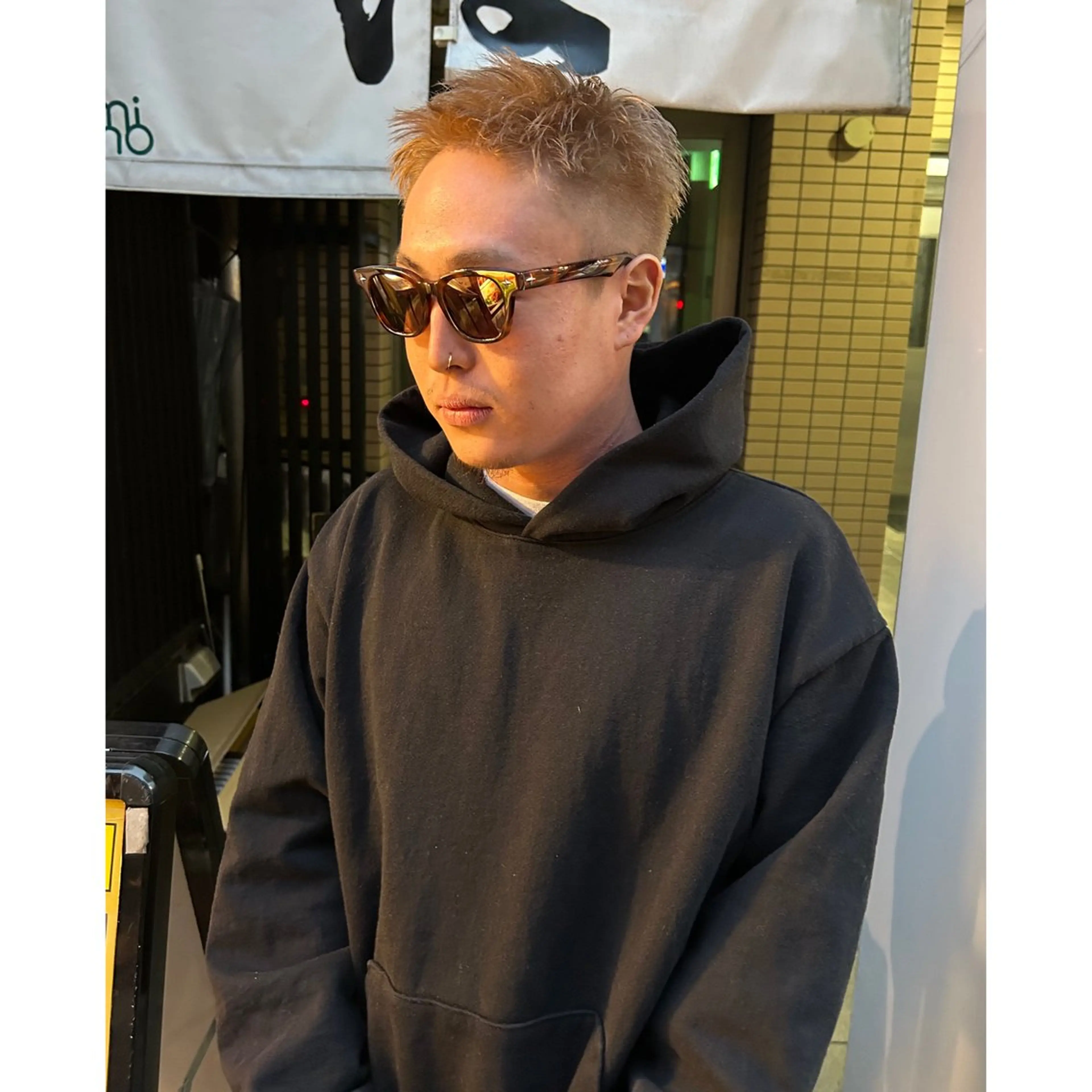 ショート カラー メンズ メンズブリーチ メンズハイライト メンズインナーカラー メンズパーマ プードルパーマ charme所属・💈メンズ特化美容師 ✂︎伊藤大輝💈のヘアスタイル