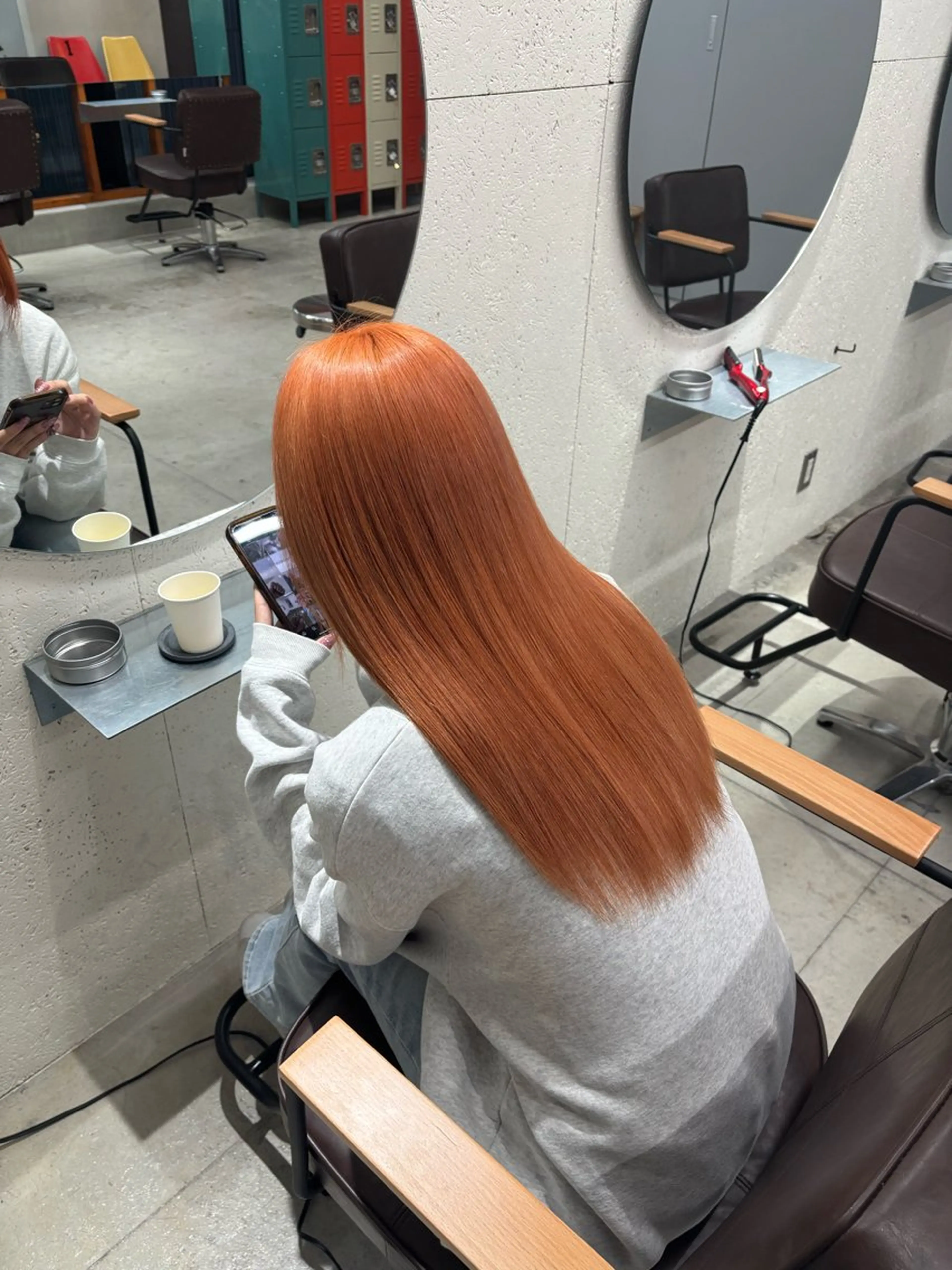 ロング カラー ブラウンカラー オレンジ ヘアカラー トリートメント ヘッドスパ ヘアセット オカベ ショウマのヘアスタイル