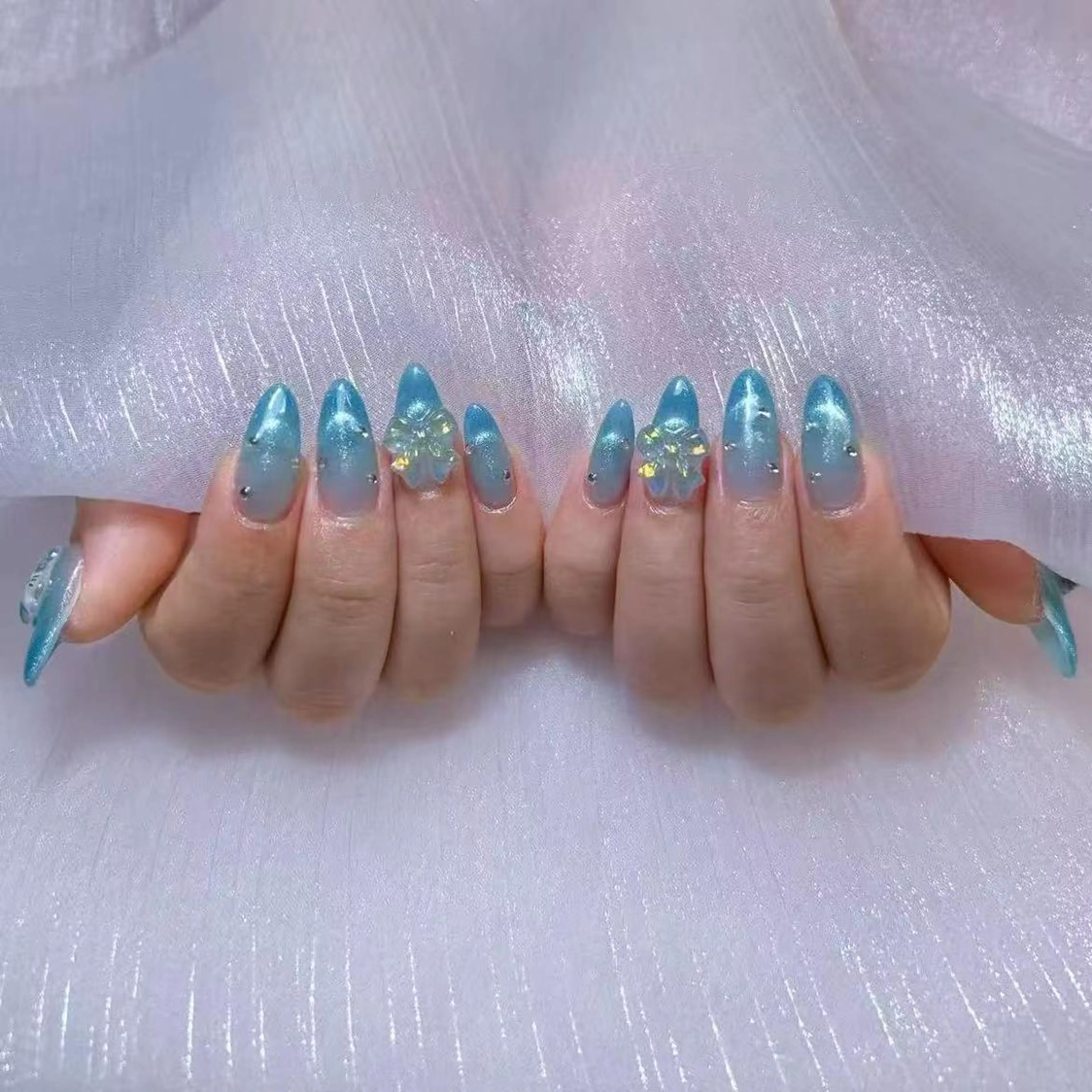 ネイル DEMAIN- 🕊️のネイルデザイン