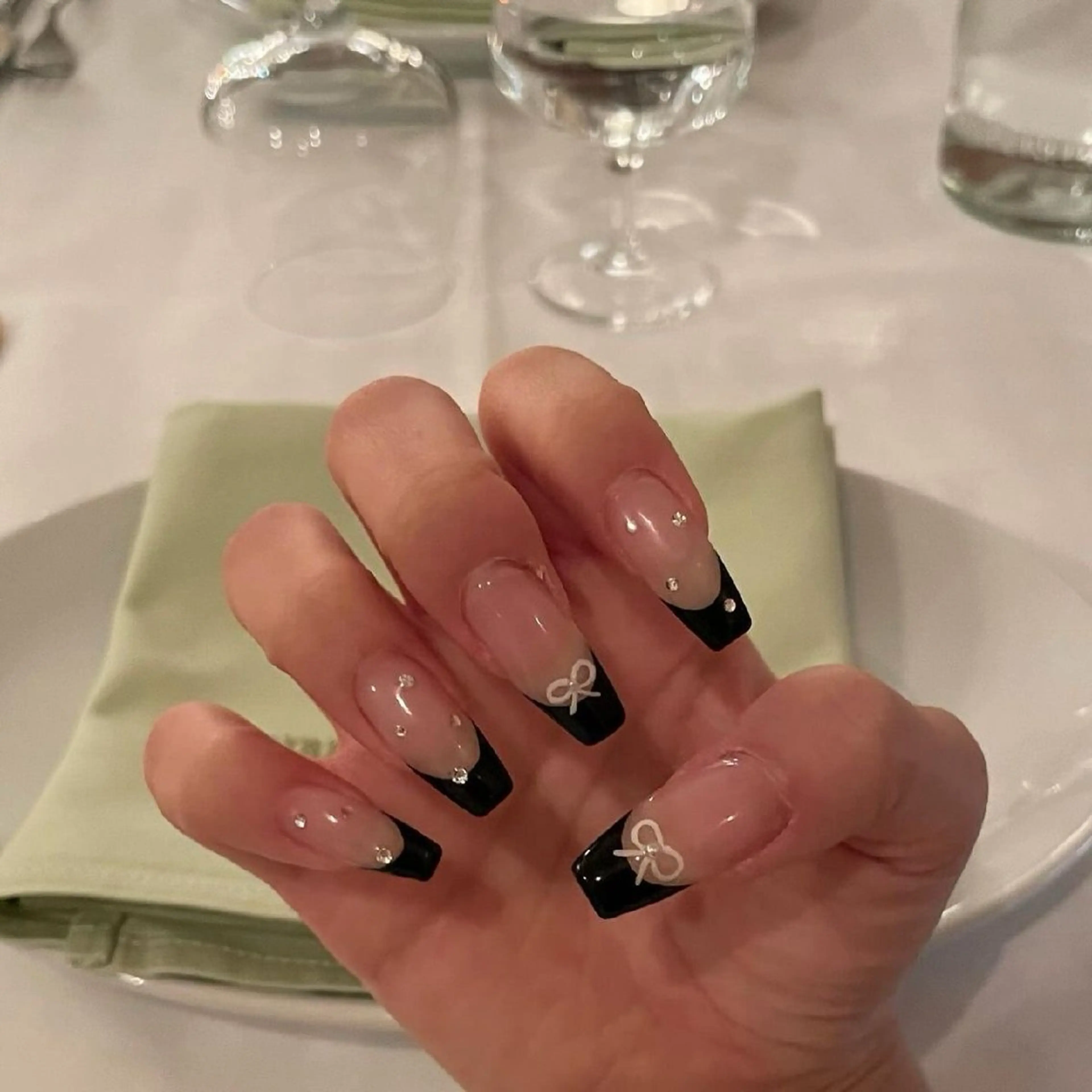 ネイル マグネットネイル ピンク ネイルチップ 冬ネイル Lee Nailsのネイルデザイン