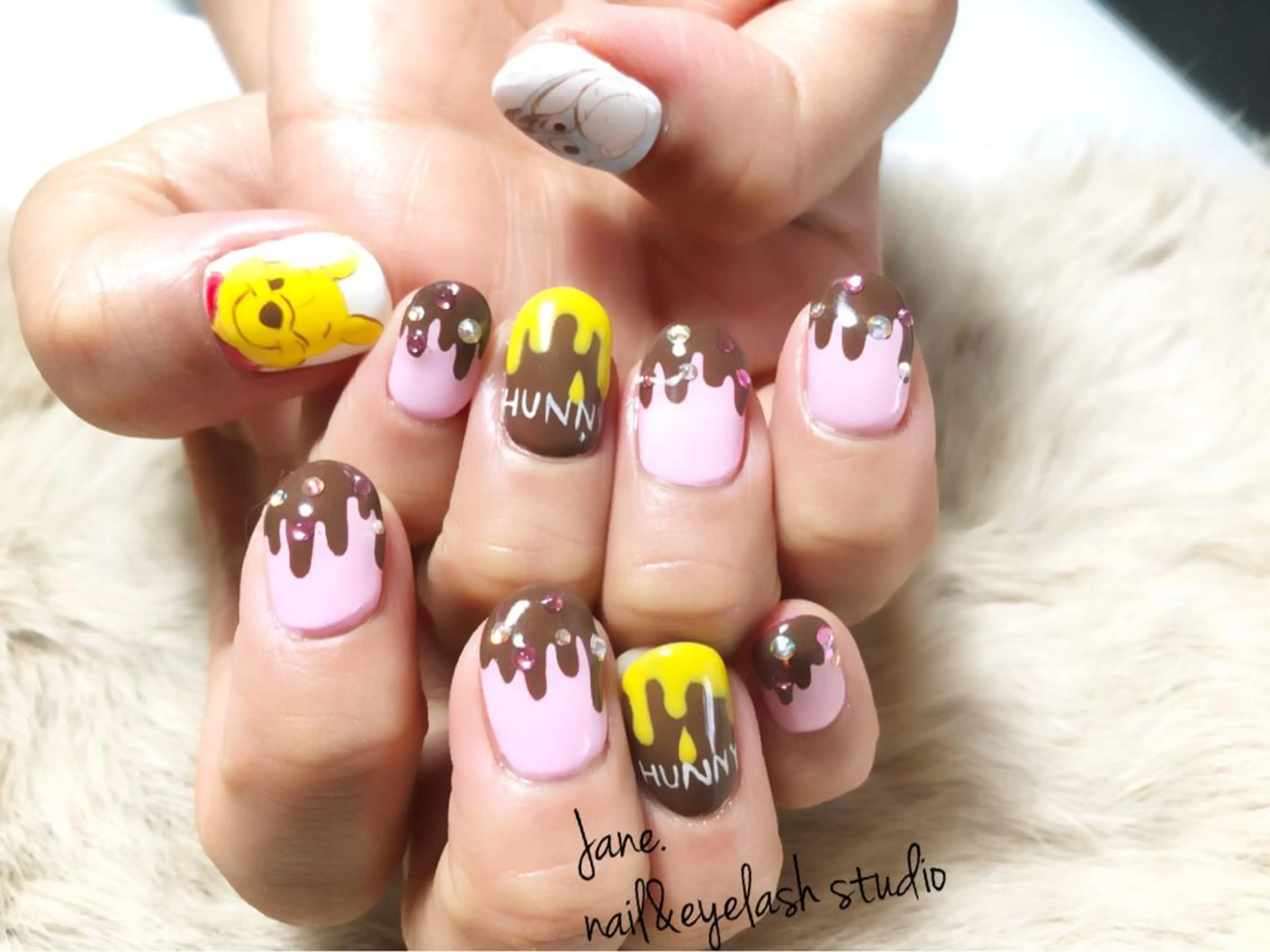 ネイル Yakko pas á pasのネイルデザイン