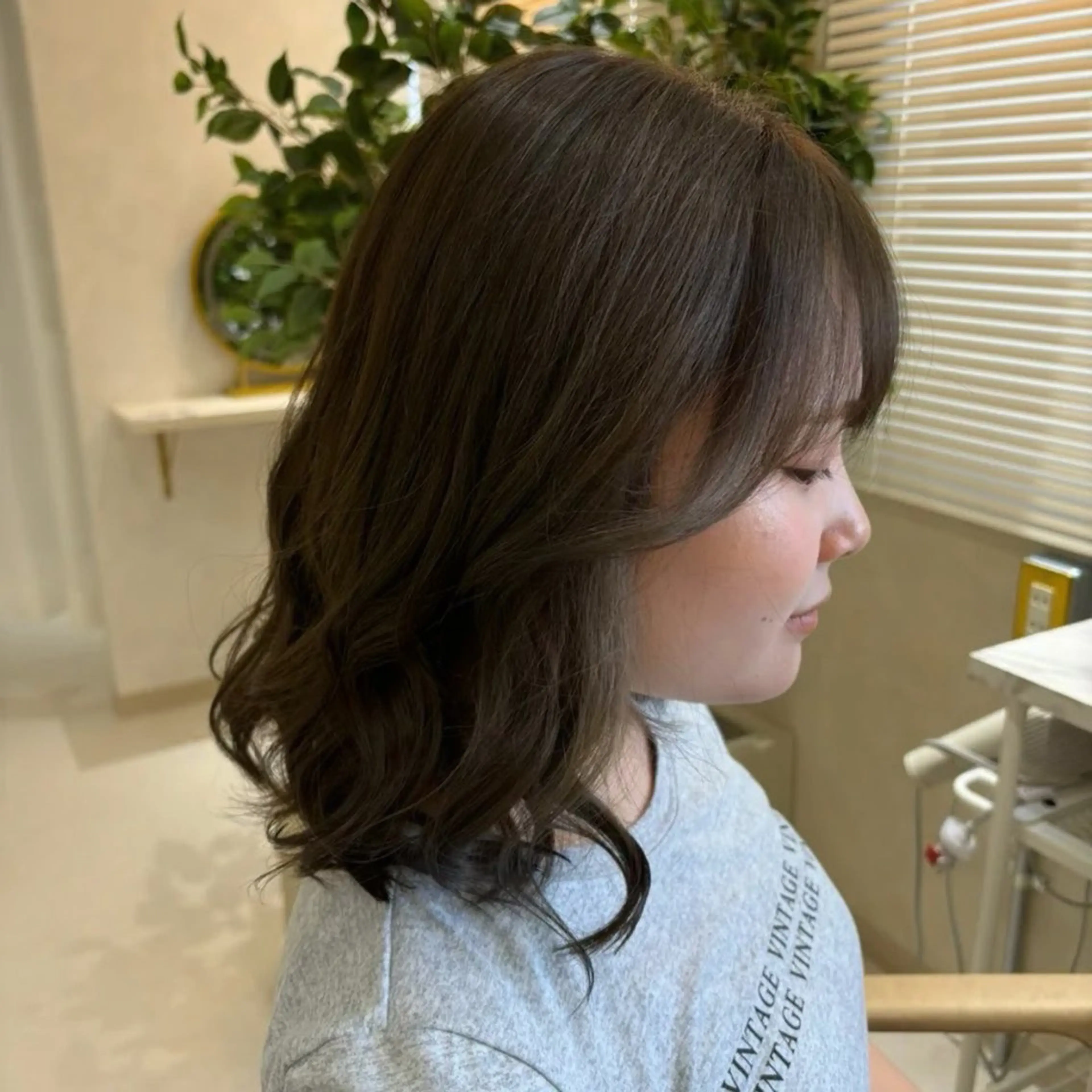 ミディアム カラー りほ/顔周りカット/ レイヤーカットのヘアスタイル