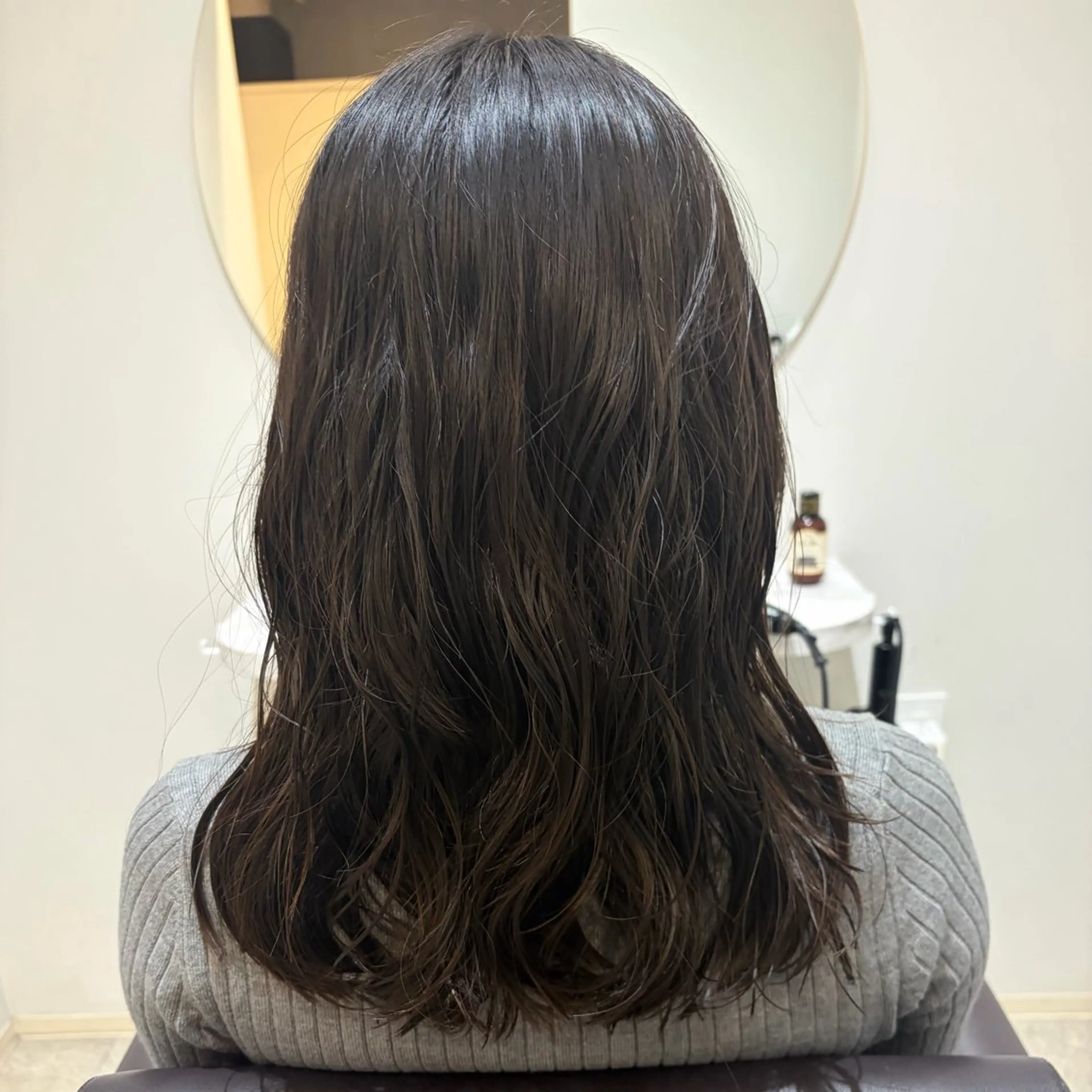 ミディアム パーマ ミディアムパーマ ニュアンスパーマ GO TODAY シェアサロン 表参道Flos店所属・nishi fuyumiのヘアスタイル