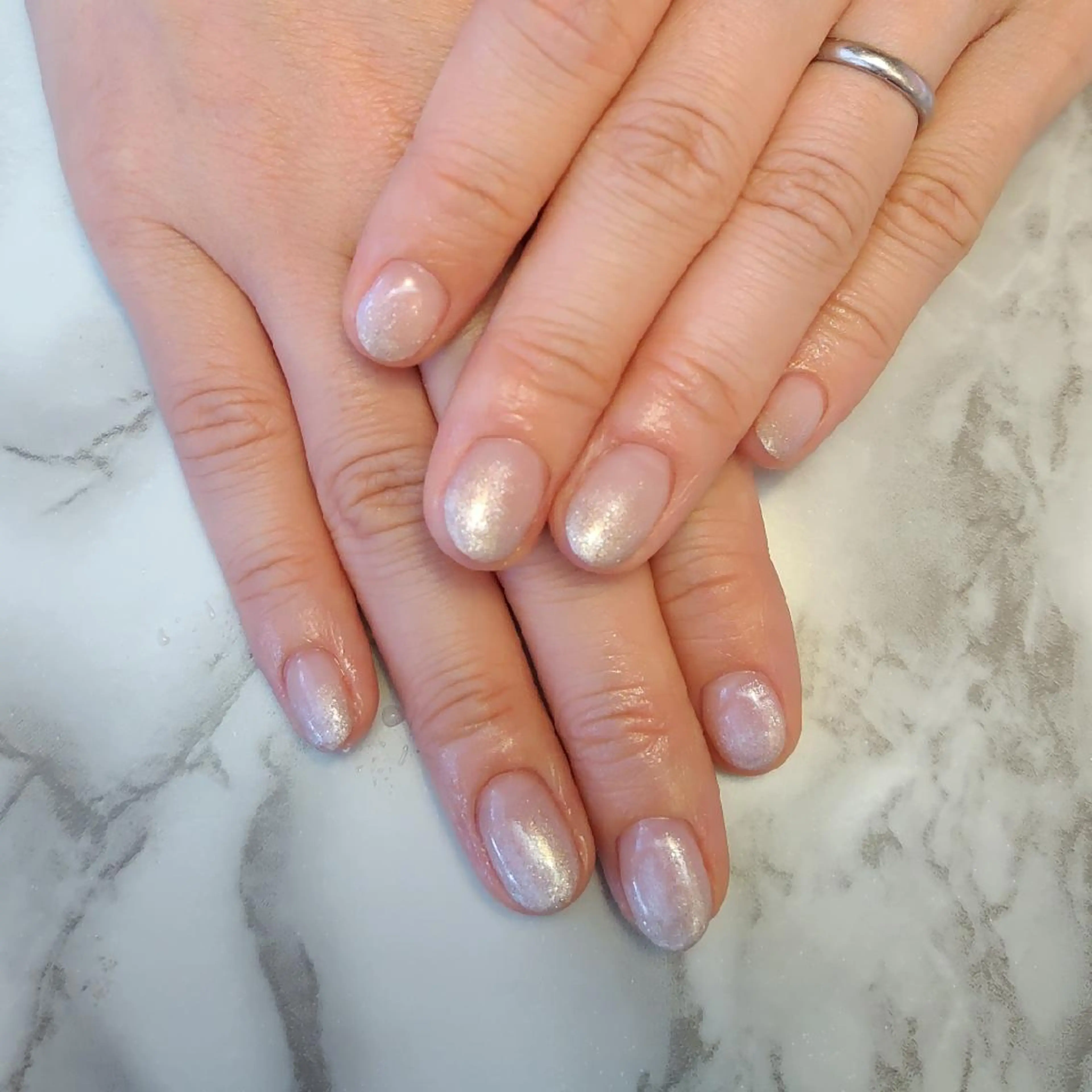 ネイル グラデーション ジェヌインネイル 河内のネイルデザイン