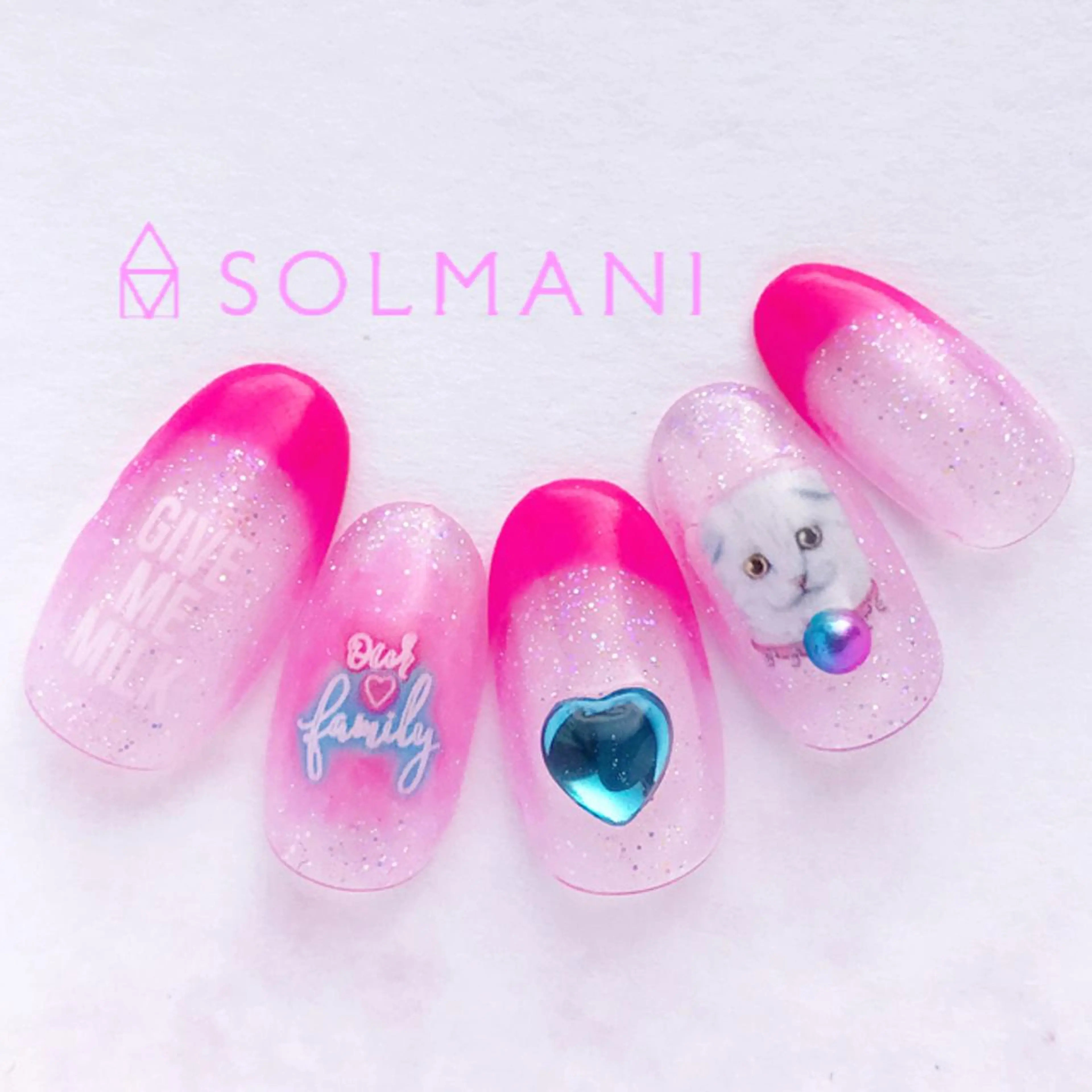 ネイル SOLMANI 予約担当のネイルデザイン