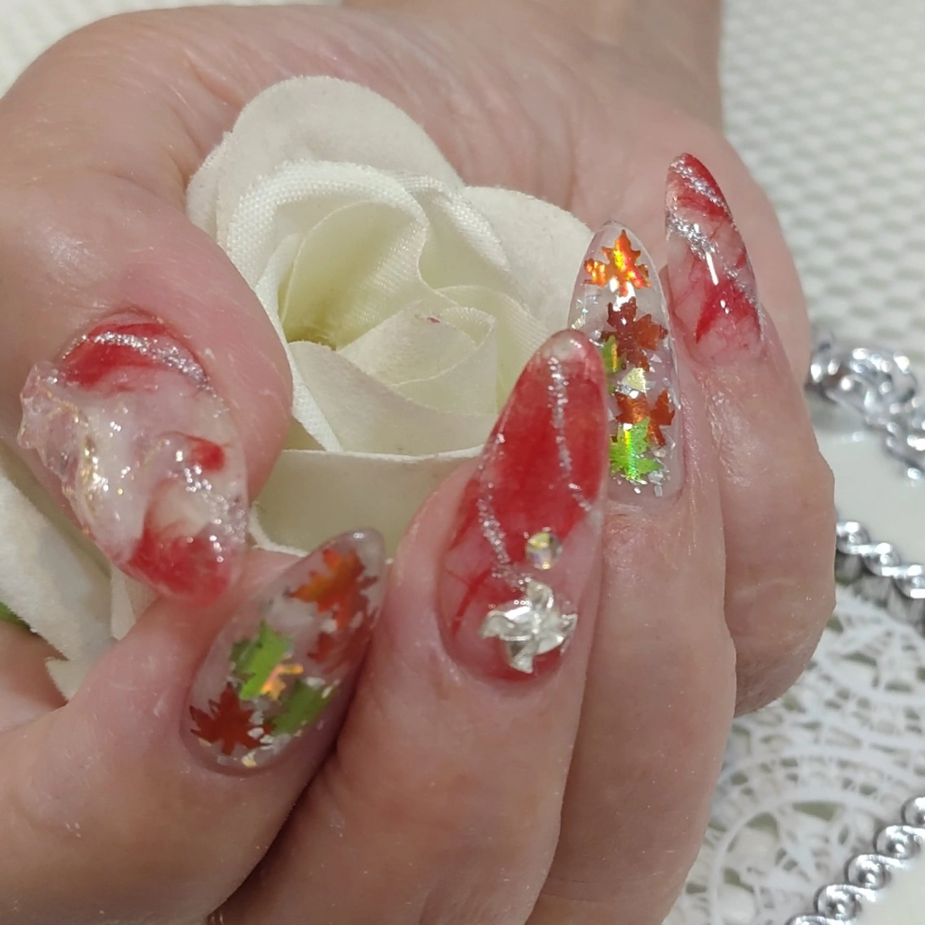 ネイル エステとネイル ローズコンフォートのネイルデザイン