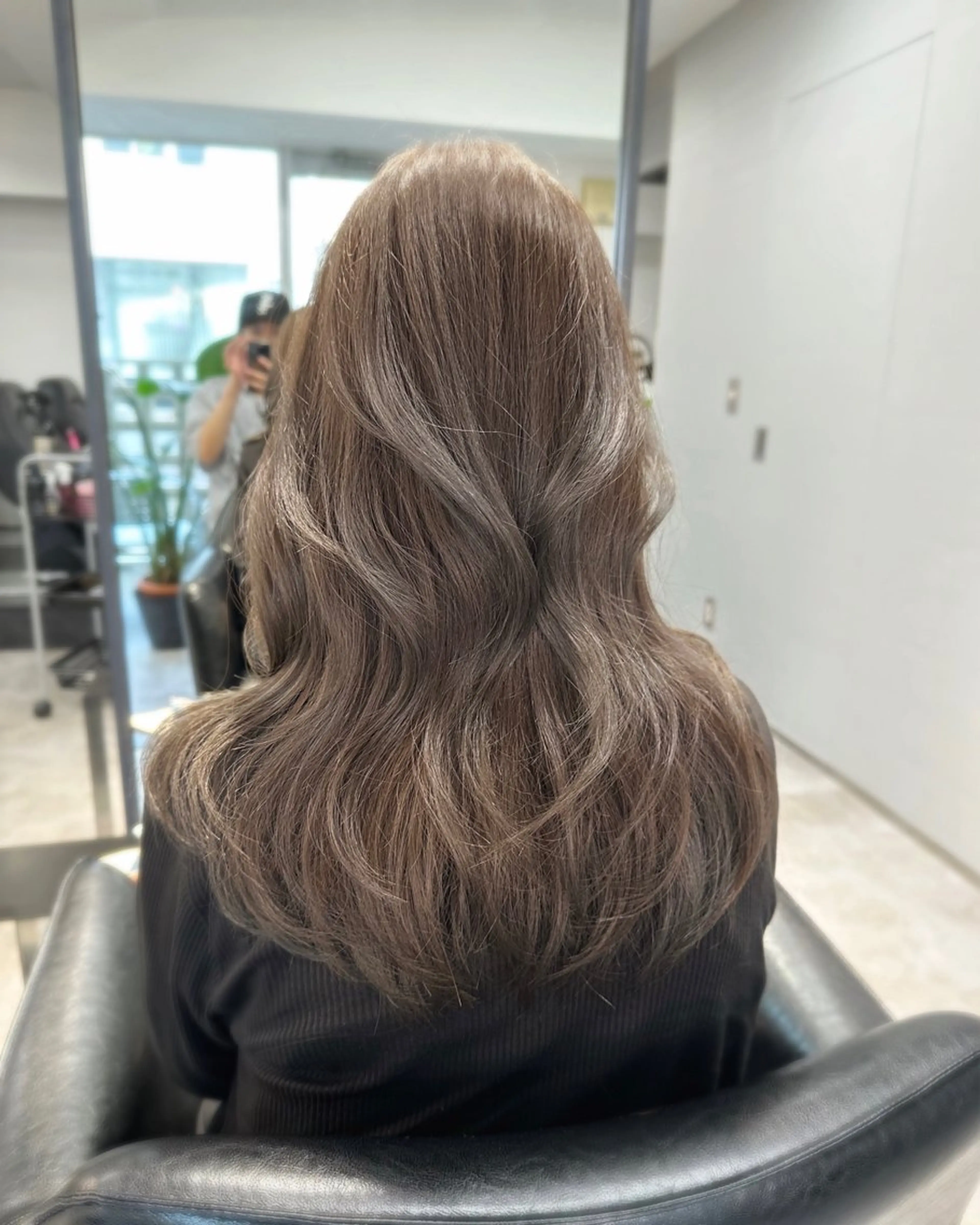 セミロング カラー INTRO.by Fi-Ne所属・韓国ヘア 店長NEGIのヘアスタイル