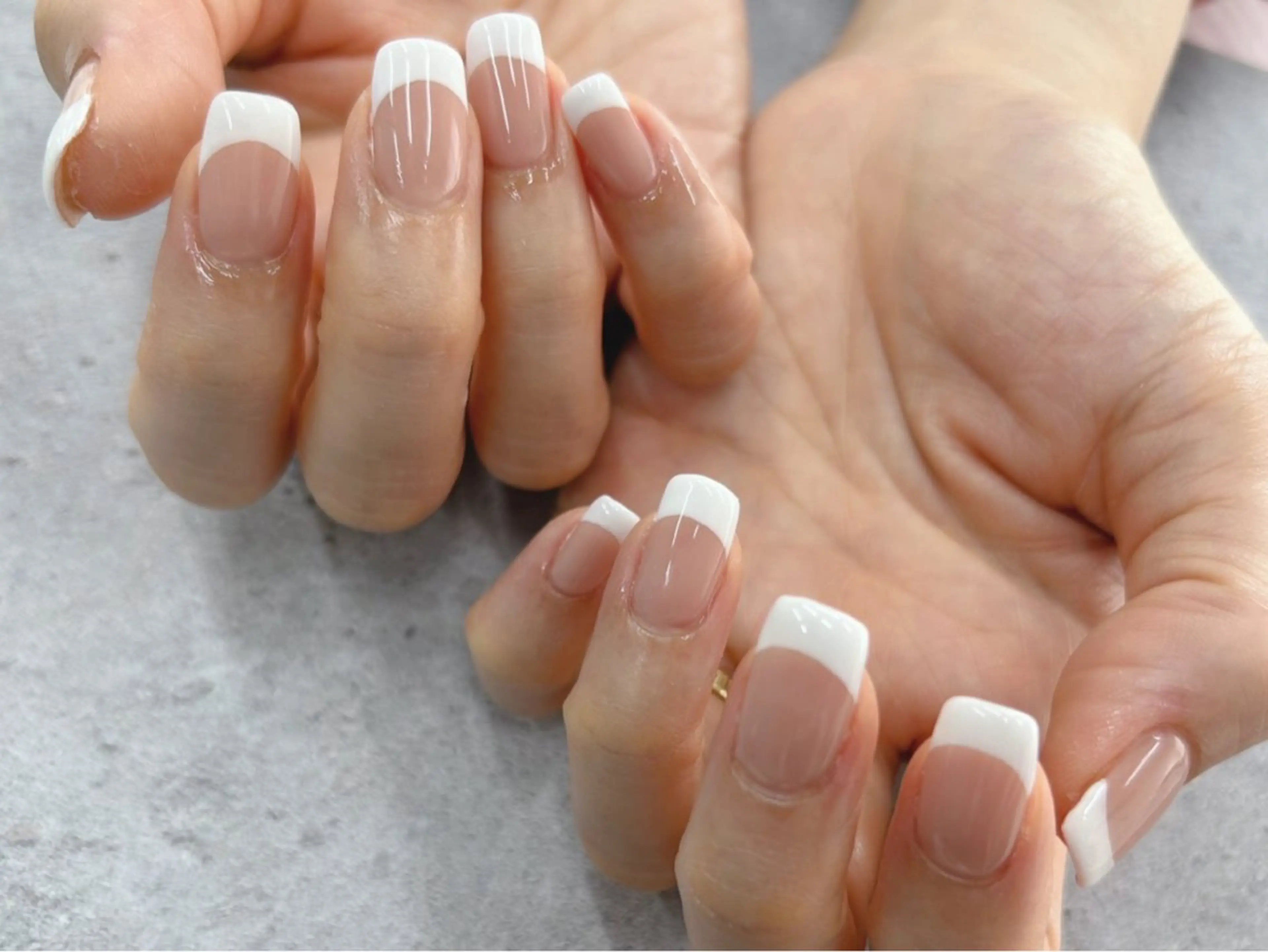 ネイル フレンチネイル ハンドネイル Nail Salon agré所属・agré ネイルサロン　アグレのネイルデザイン