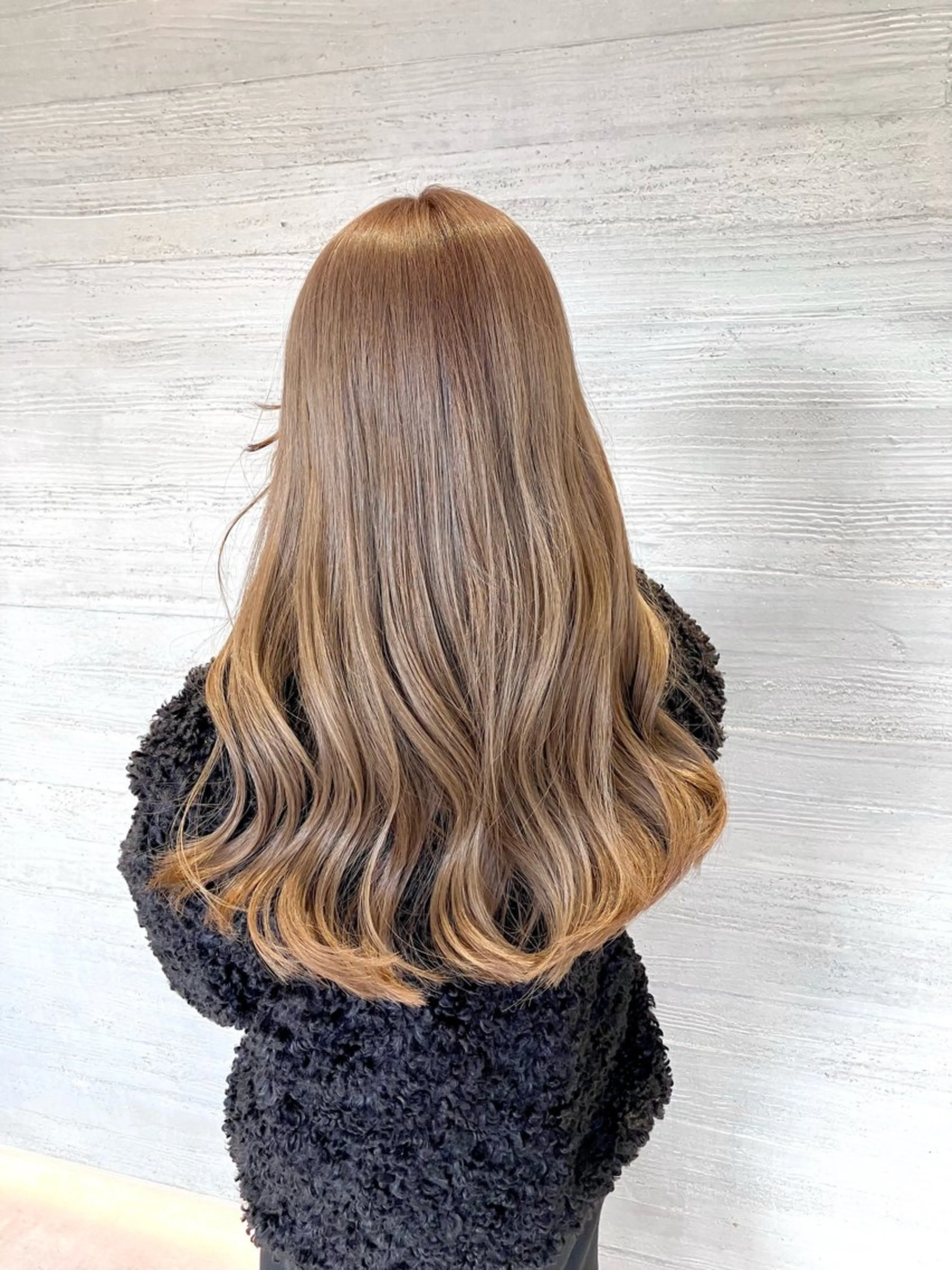 ロング ロング サキ🤍ハイトーン 🩰くびれ巻きヘアのヘアスタイル