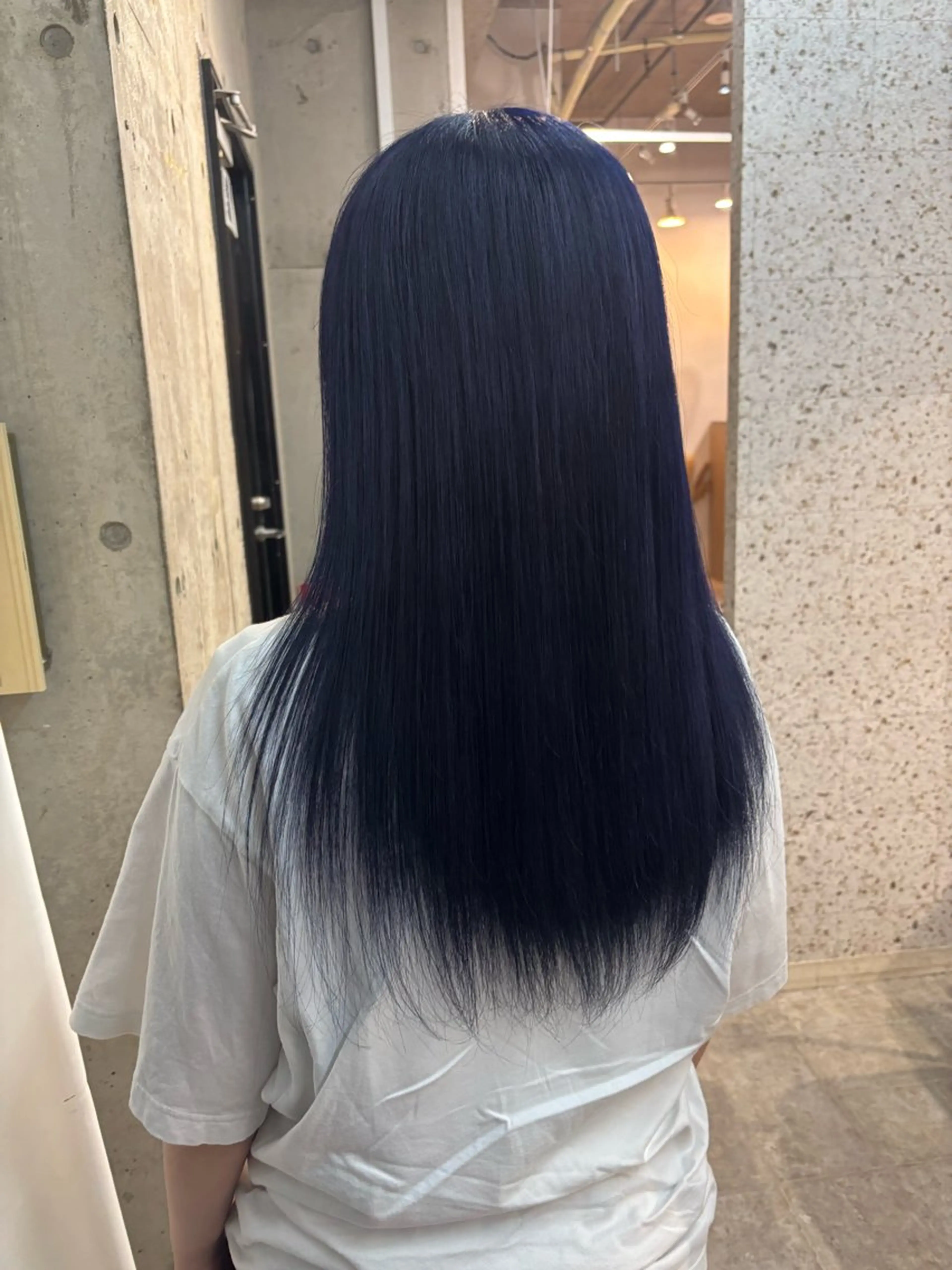 ロング カラー ブルーカラー ネイビーカラー ヘアカラー lani hair salon所属・SHOTO ハイトー ン/デザインカラーのヘアスタイル