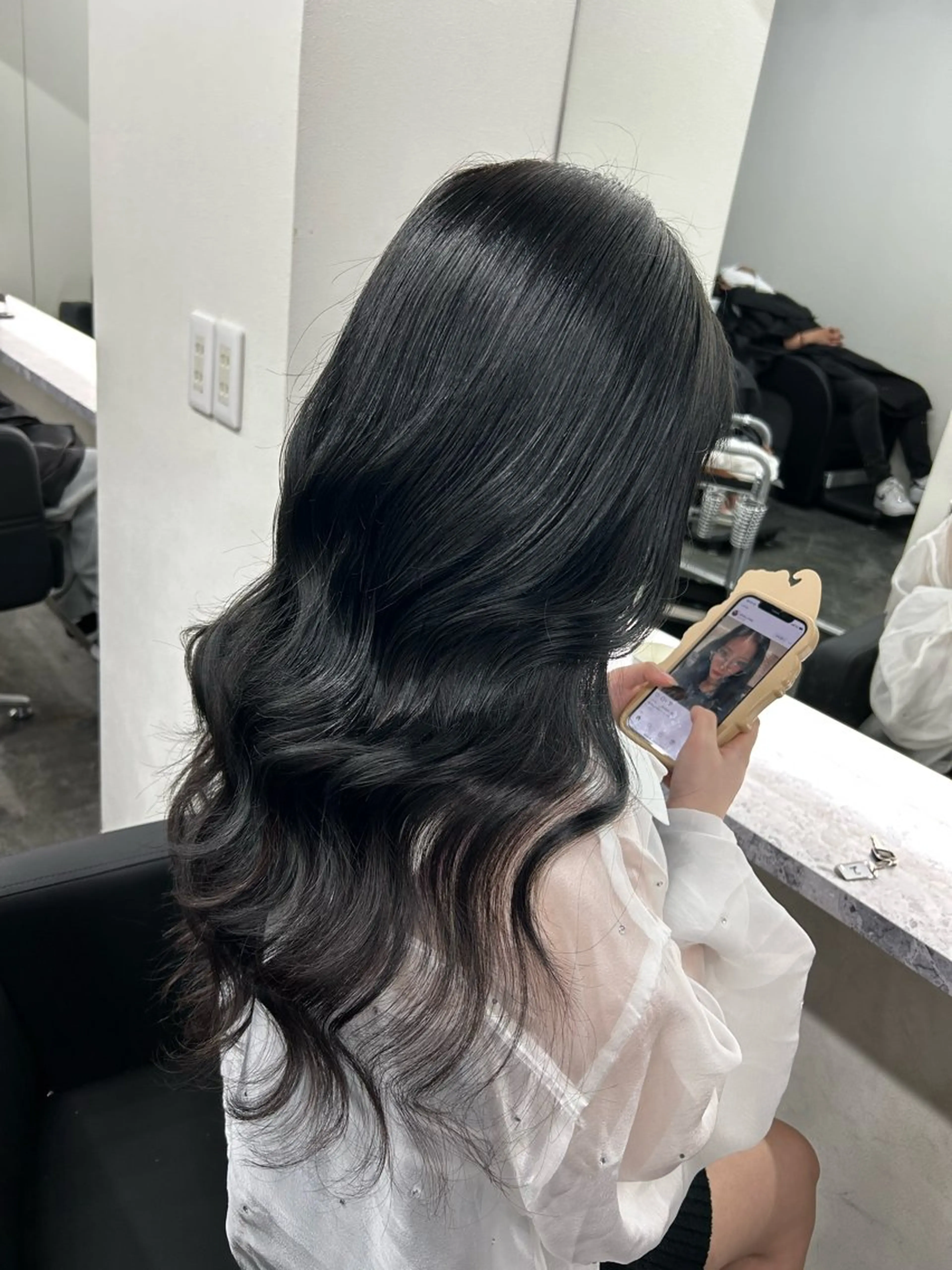 ロング TIEL カズハのヘアスタイル