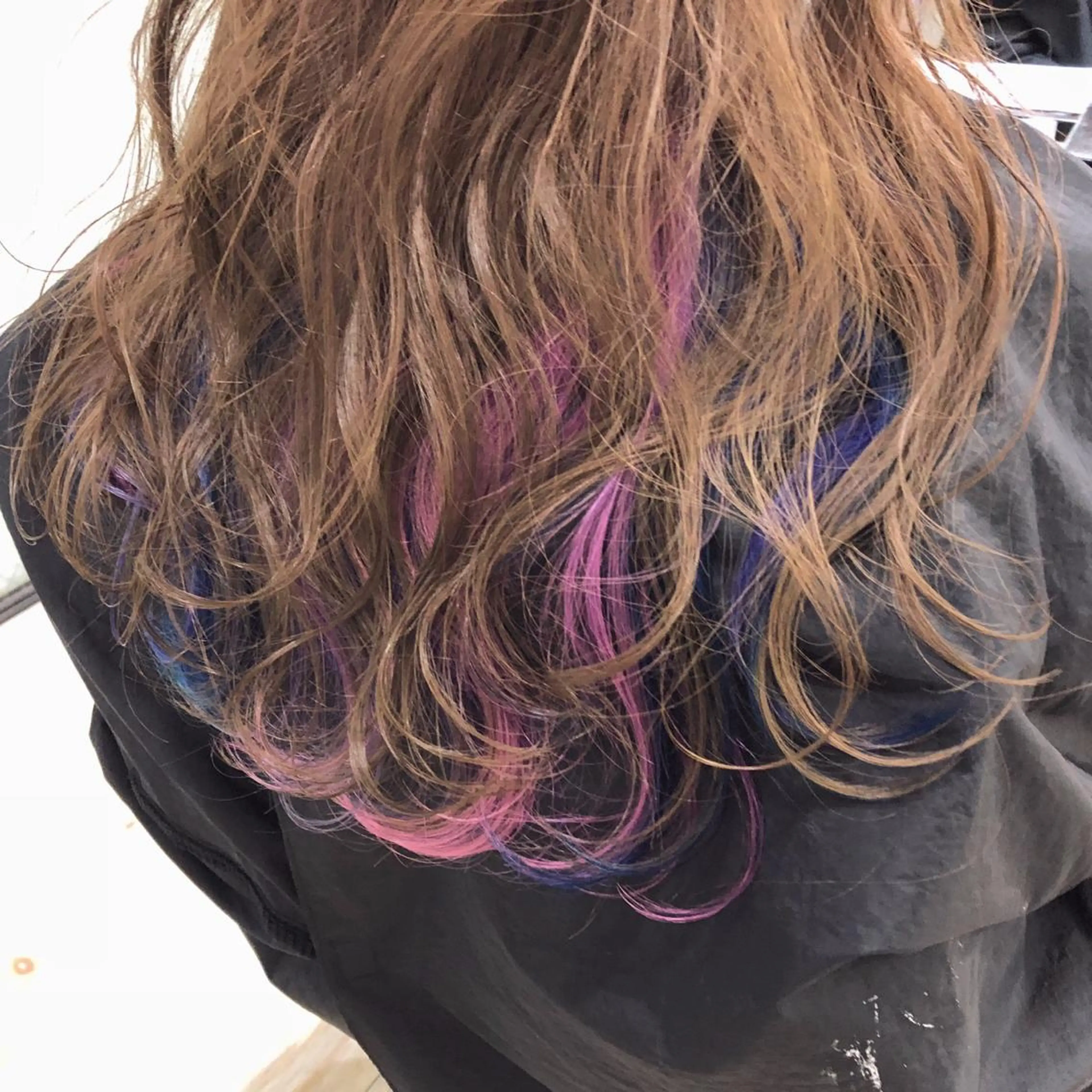 ロング カラー ヘアアレンジ 八巻 晴香のヘアスタイル