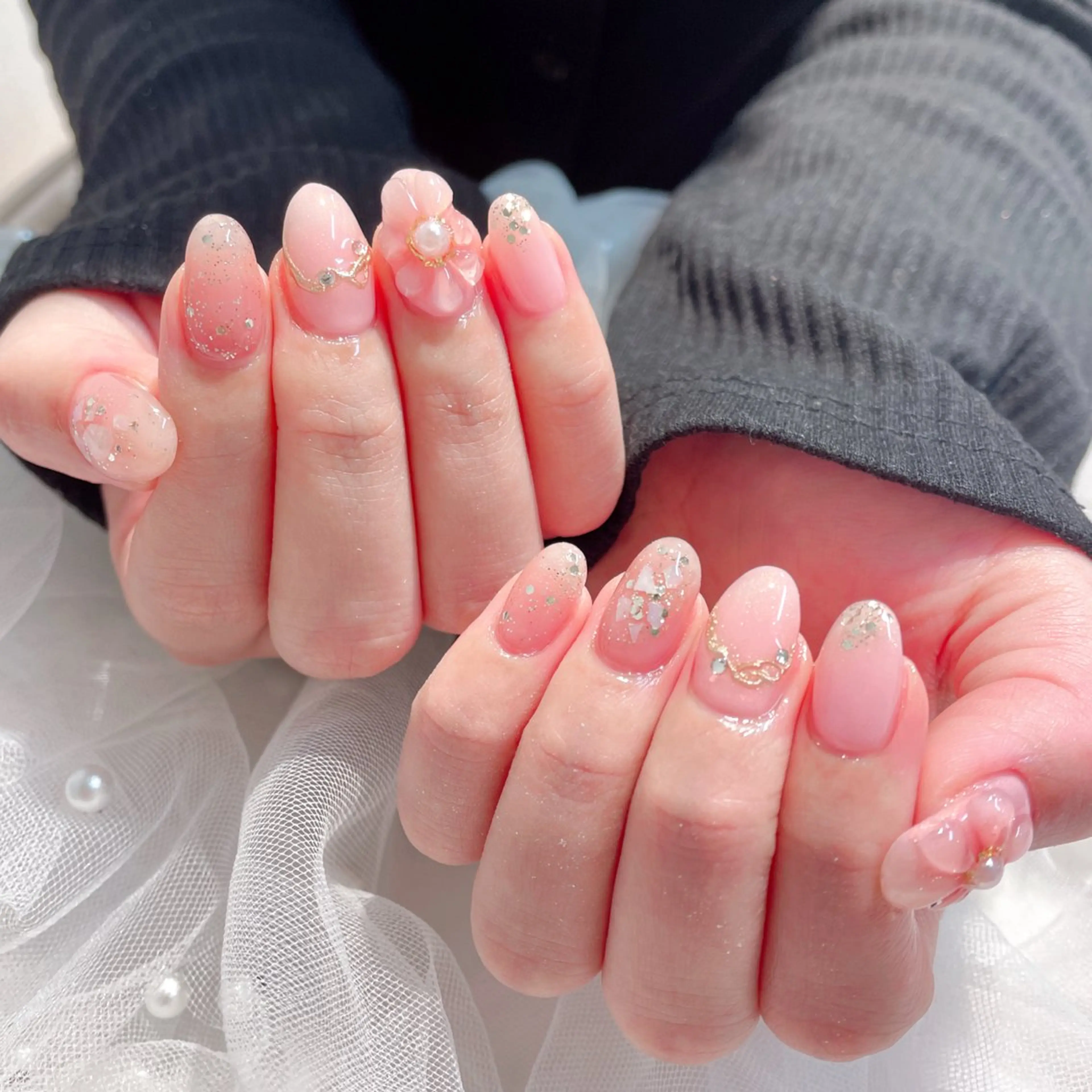 ネイル フレンチネイル ジェルネイル ガーリー グラデーション キラキラネイル Liora nail 1のネイルデザイン