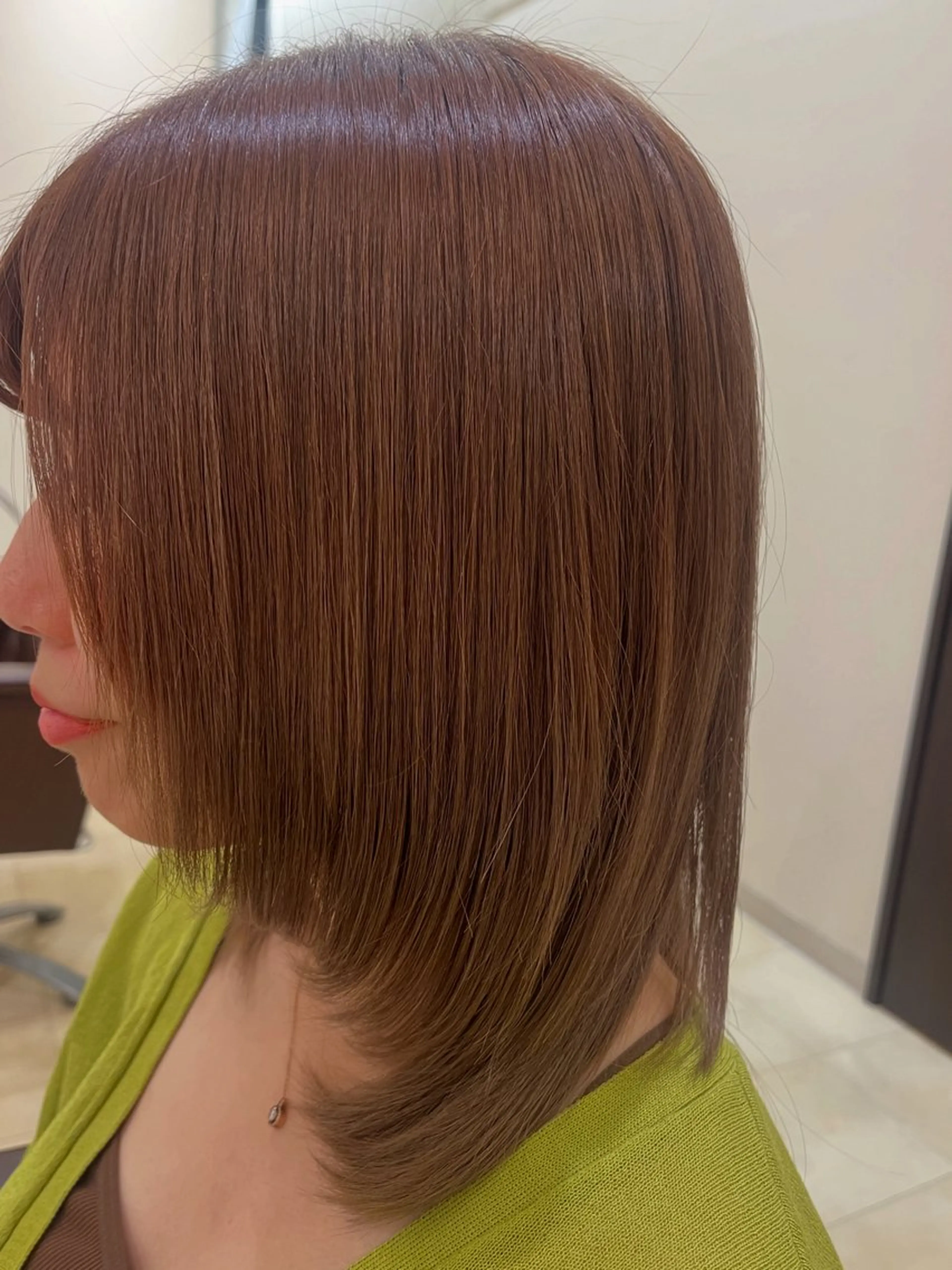 ミディアム 顔周りカット レイヤーカット bliss1所属・西 愛璃のヘアスタイル