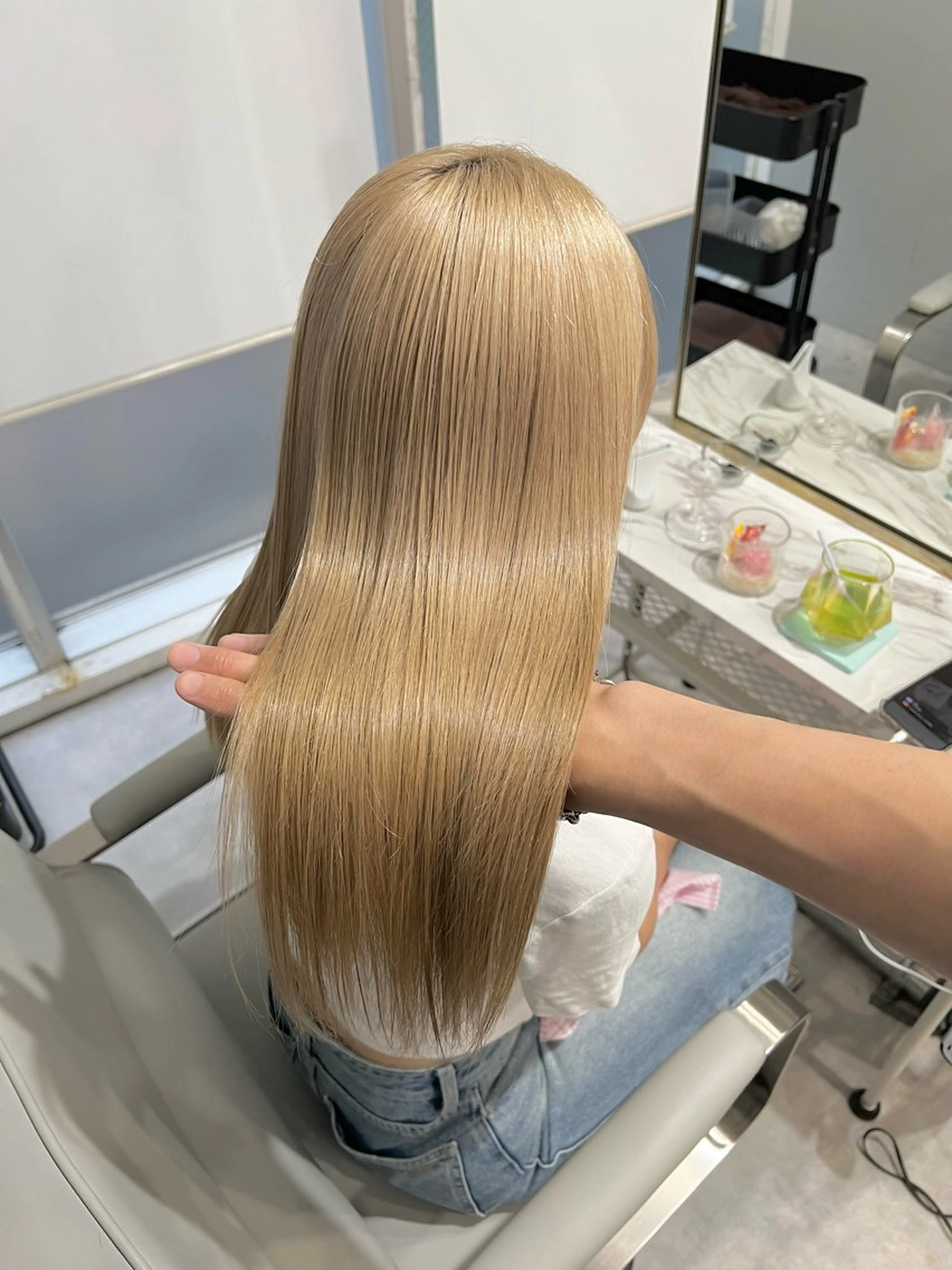 ミディアム カラー ベージュカラー ブリーチ ミルクティーベージュ トリートメント カット ヘアカラー トリートメント ヘアセット I've for hair所属・🫧艶ダブルカラー ブリーチ🫧トモヤのヘアスタイル