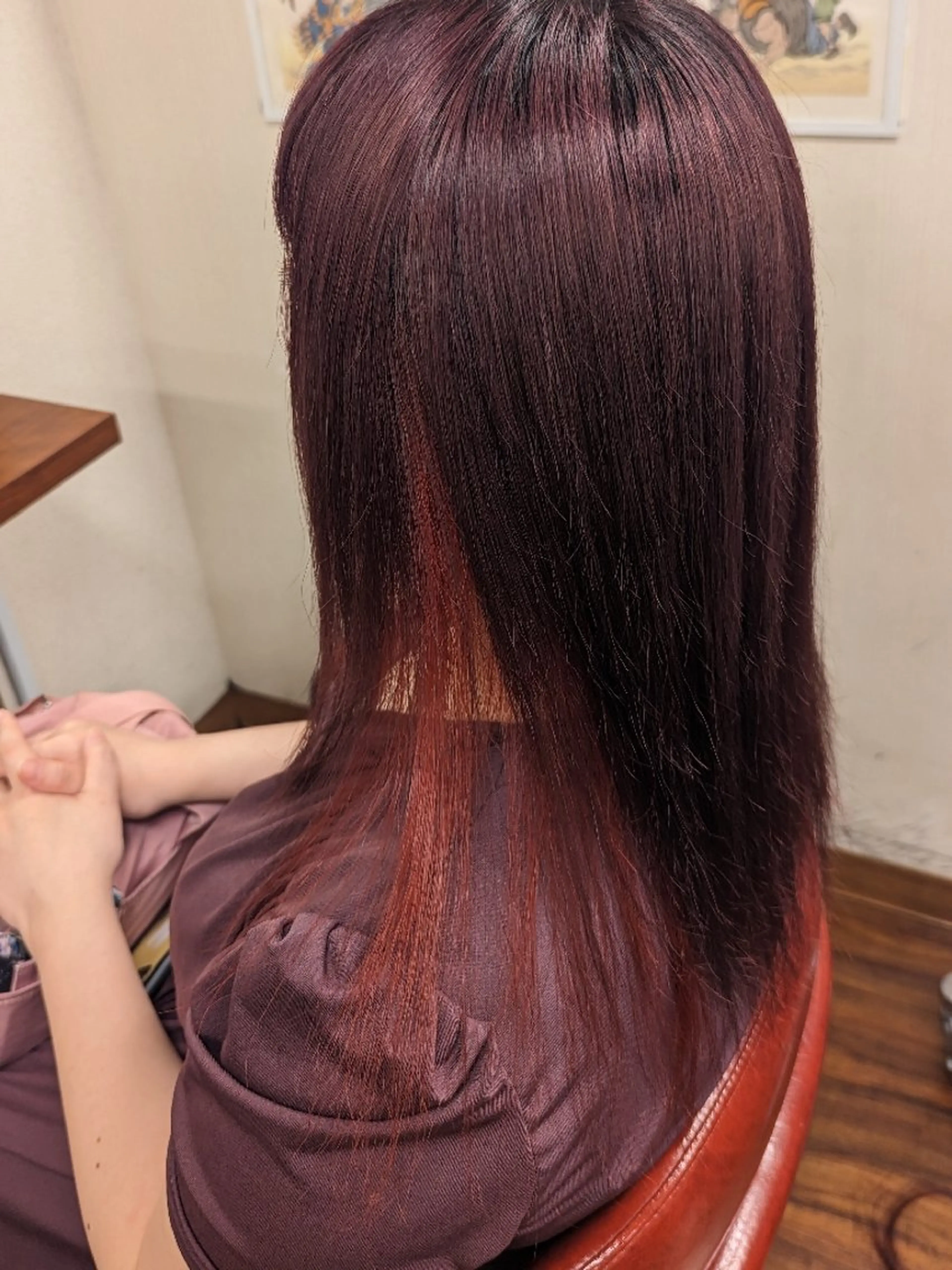 ロング カラー インナーカラー レッドカラー カット ヘアカラー トリートメント fuwat所属・秋葉原でカラーする なら🐉ちぇーたんのヘアスタイル