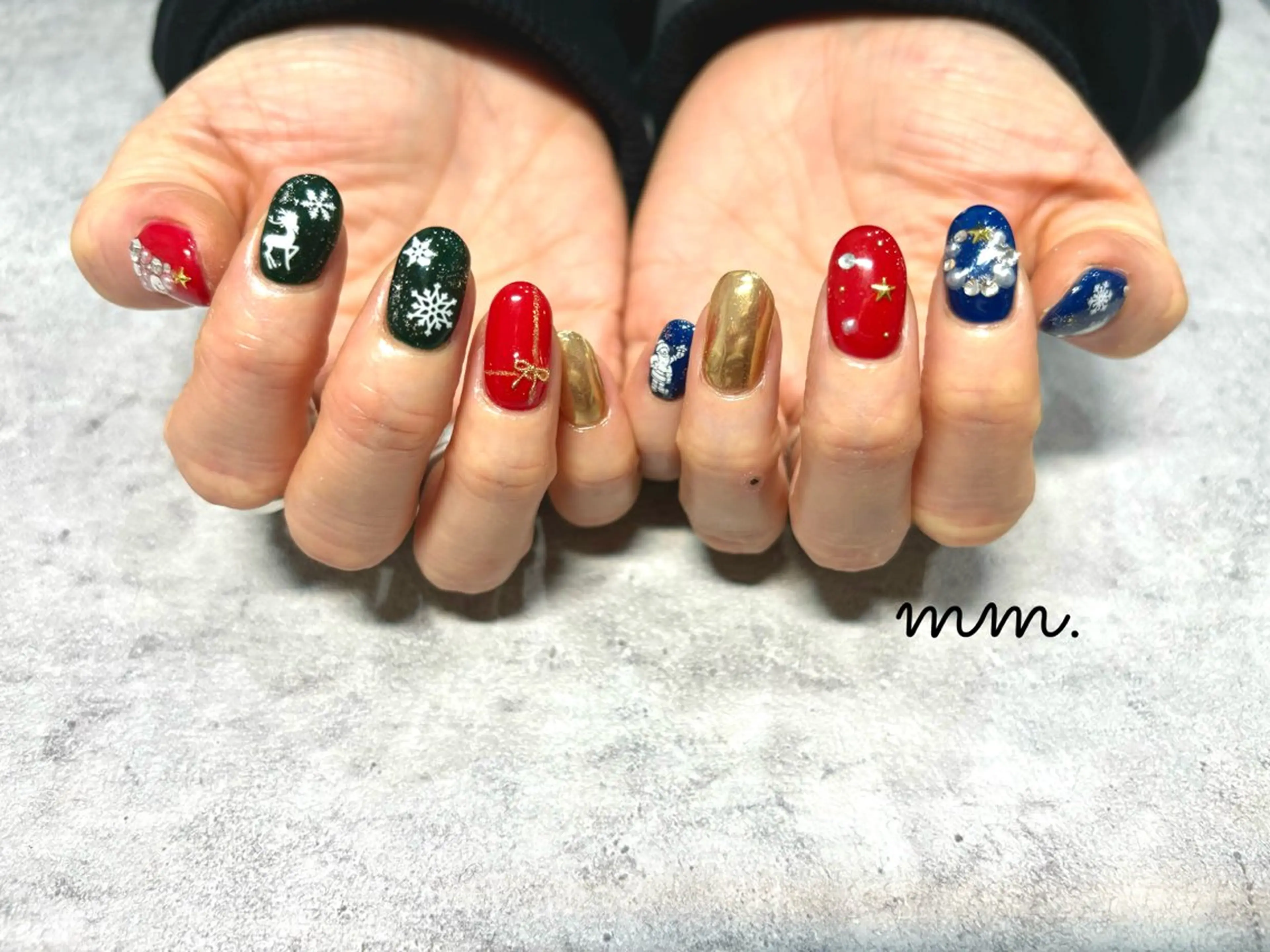 ネイル 冬ネイル クリスマス ハンドネイル mm. ✨Ayuna✨のネイルデザイン