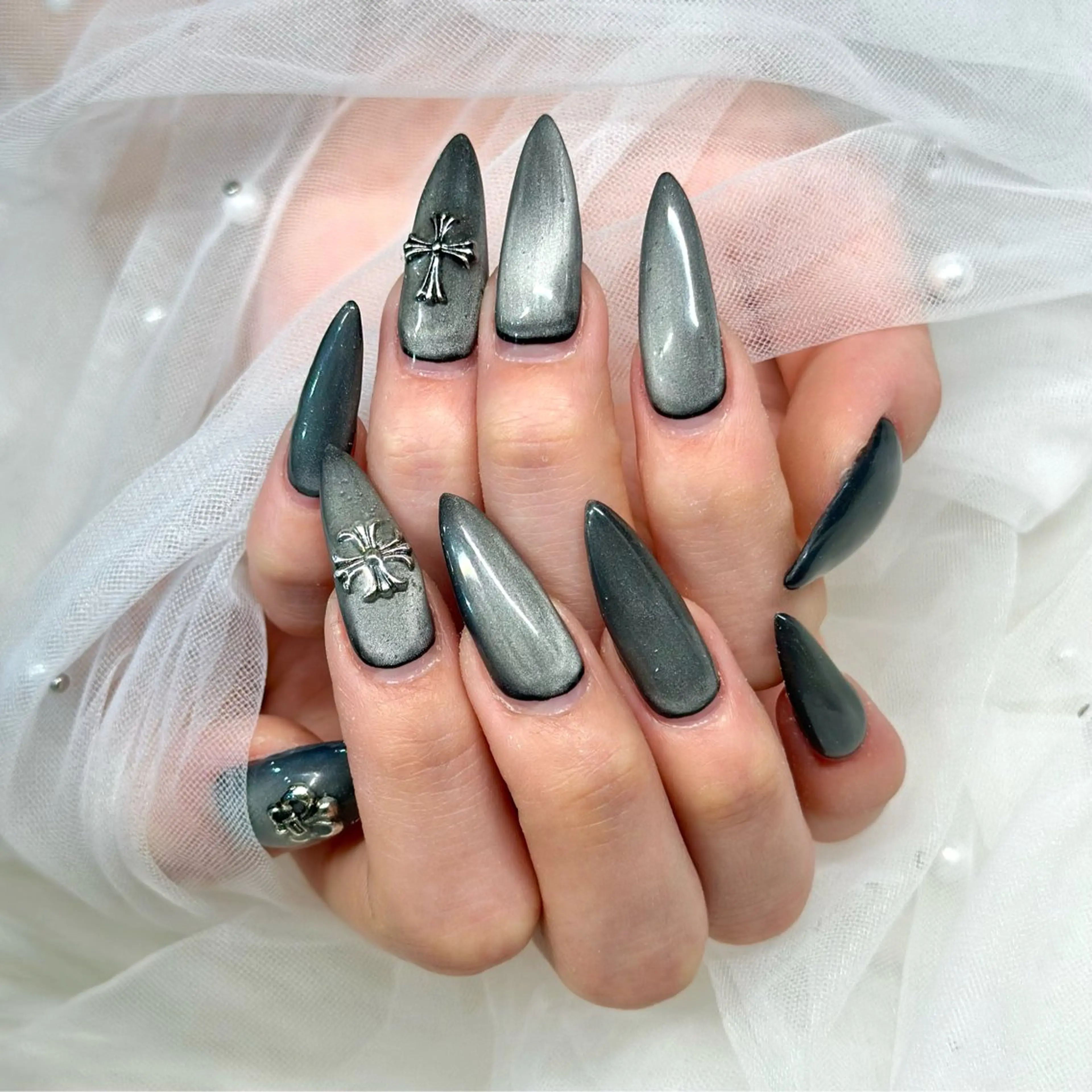 ネイル MIGHTY COLORのネイルデザイン