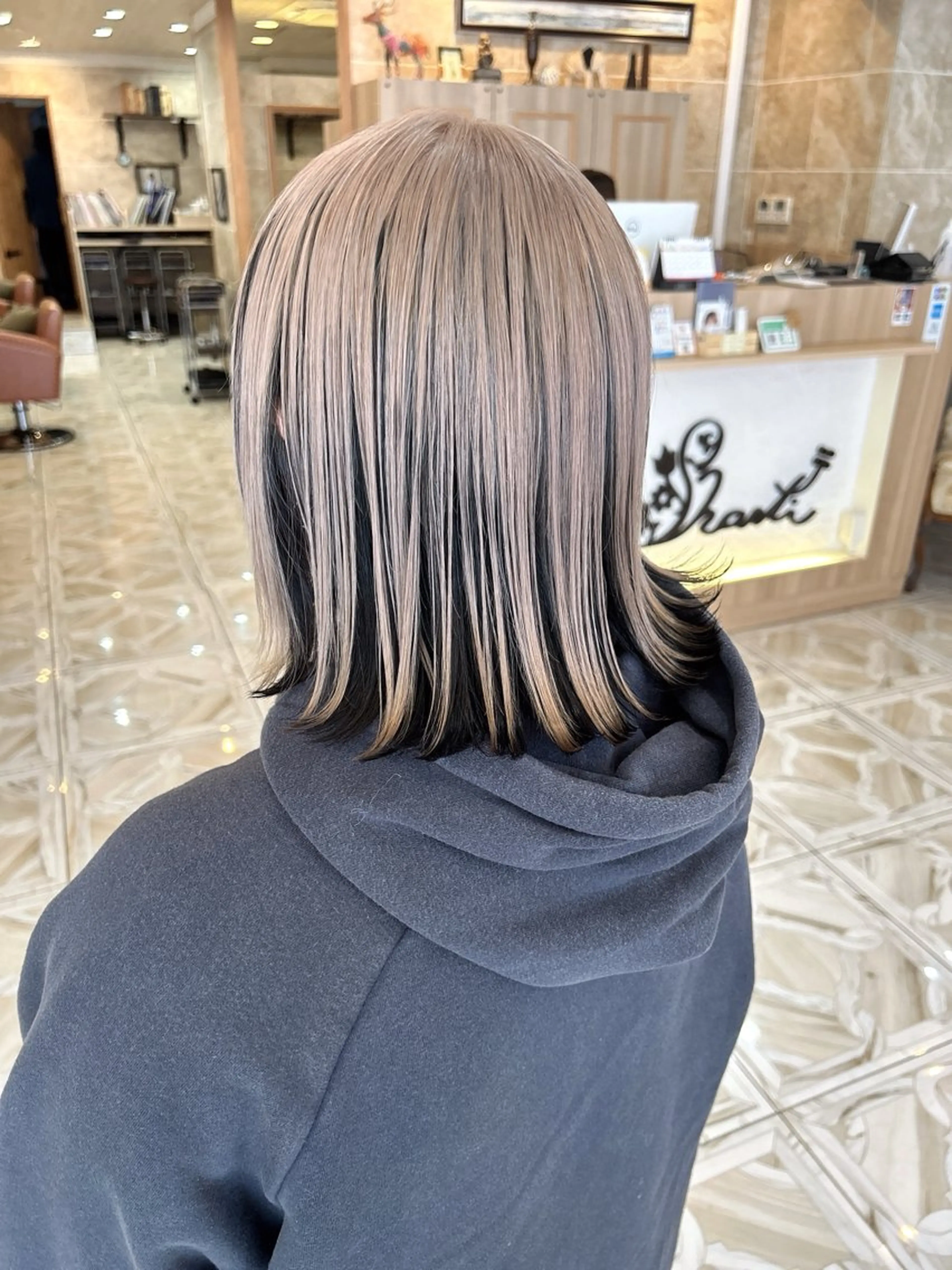 ミディアム カラー ボブ 外ハネヘア ウルフカット カット ヘアカラー トリートメント shanti   平岸店所属・柾本 寛貴のヘアスタイル