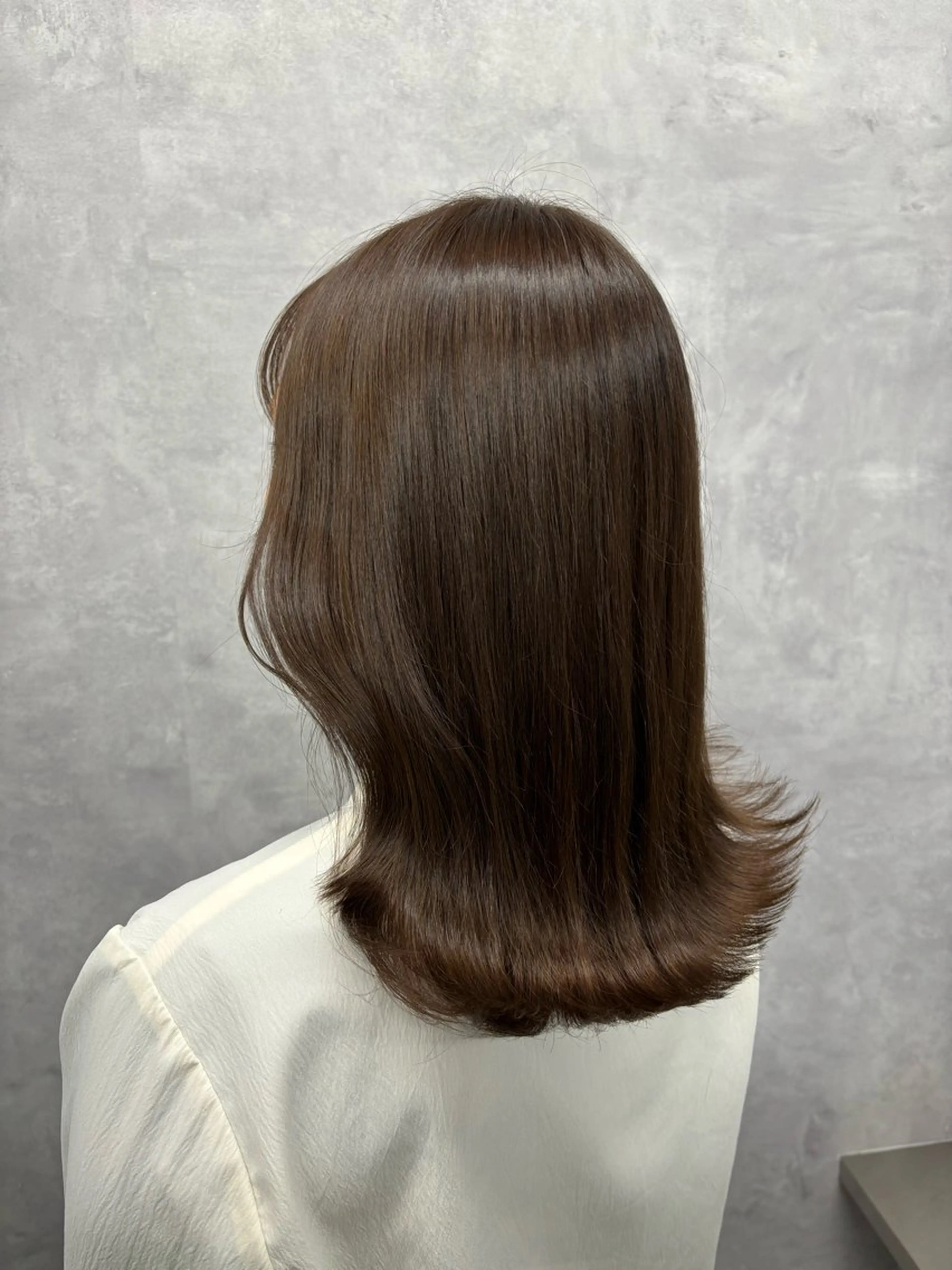 ミディアム カット ヘアカラー トリートメント NUMBER 天王寺YUYAのヘアスタイル