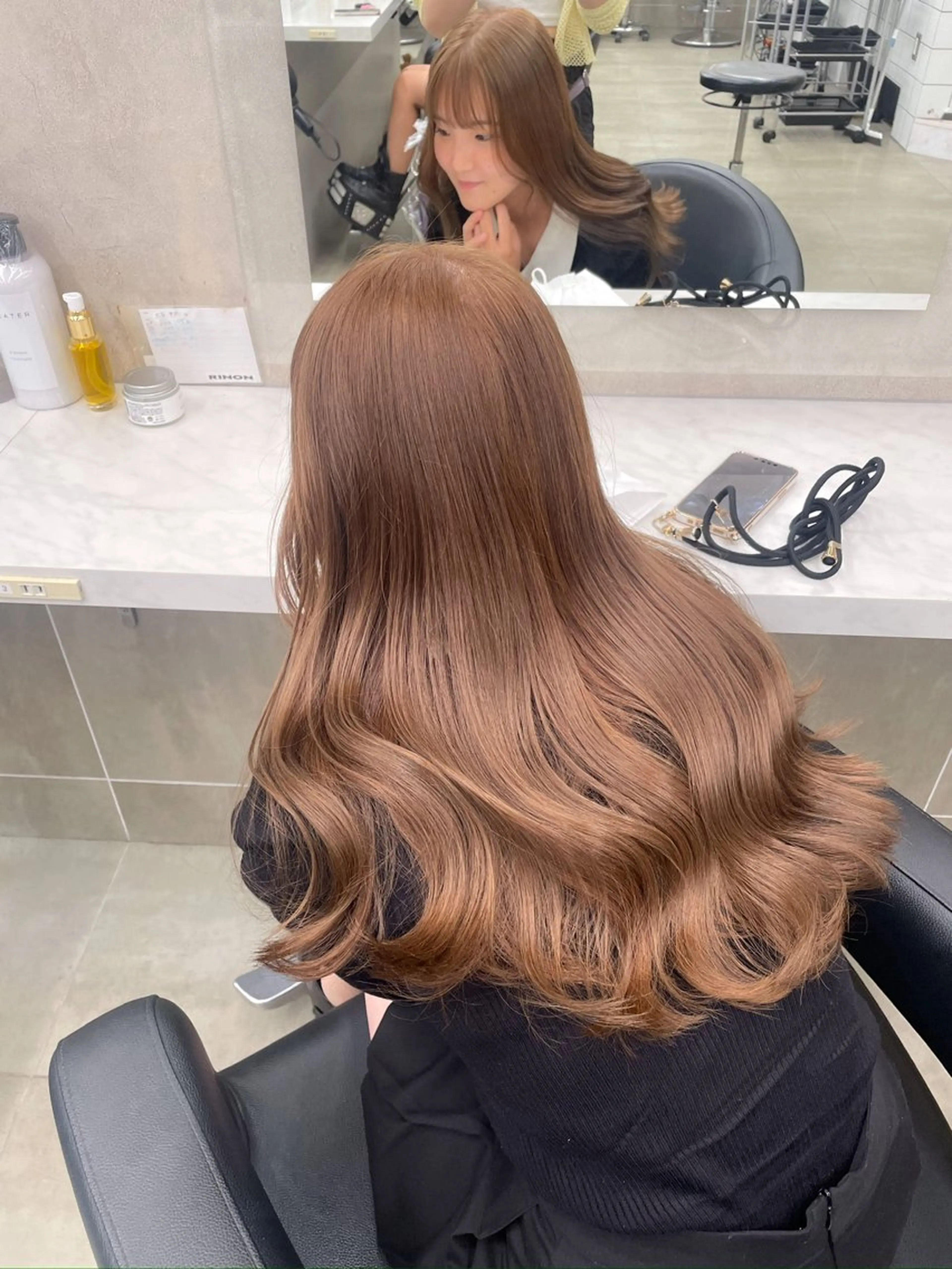 ロング カラー ベージュカラー ブリーチ ケアブリーチ グレージュ ハイトーンカラー カット ヘアカラー トリートメント ヘッドスパ ヘアセット 表参道ハッシュカット レイヤー/リノンのヘアスタイル