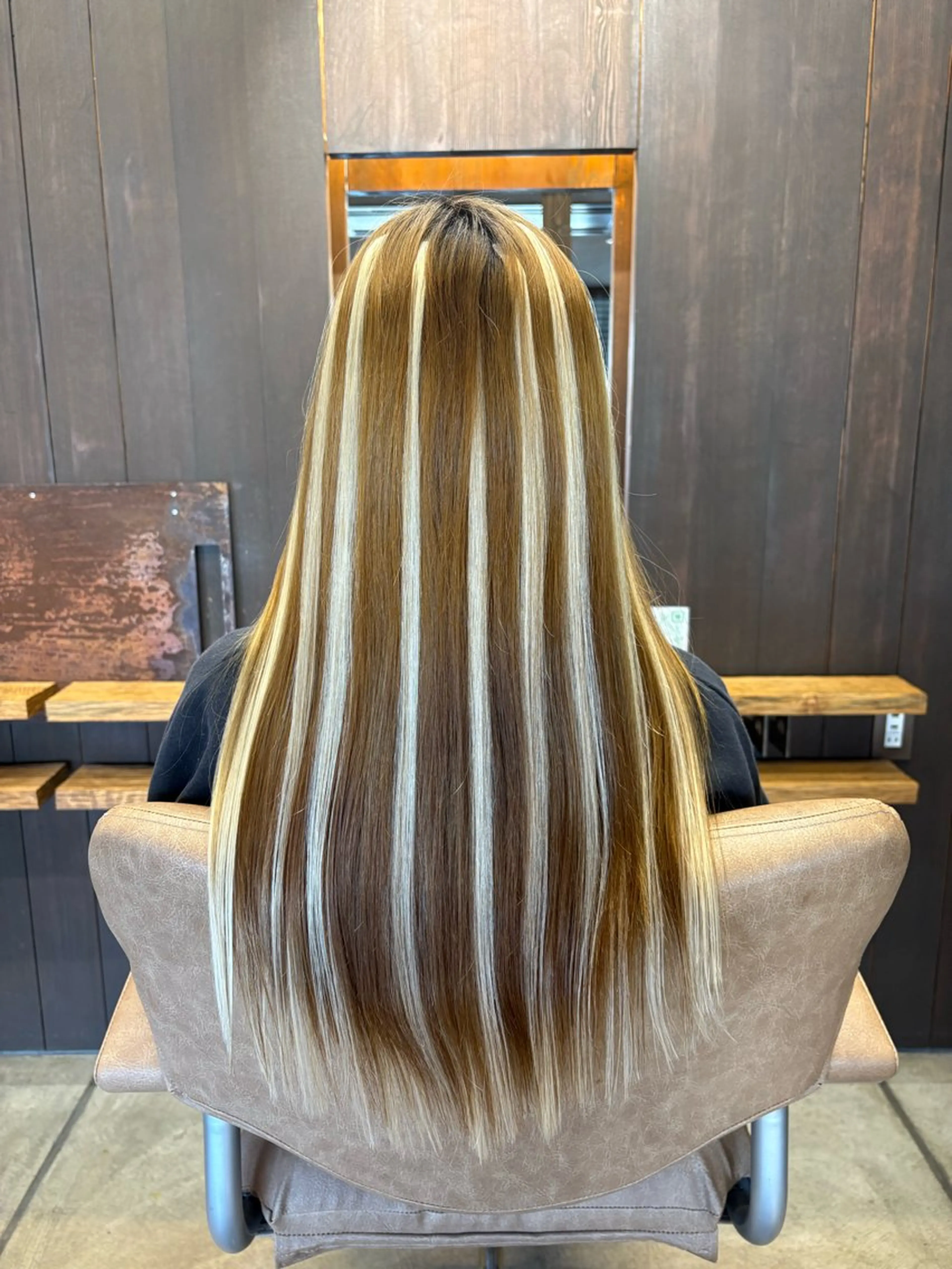 朝斗/ブリーチなし ・Wカラー・エクステのヘアスタイル