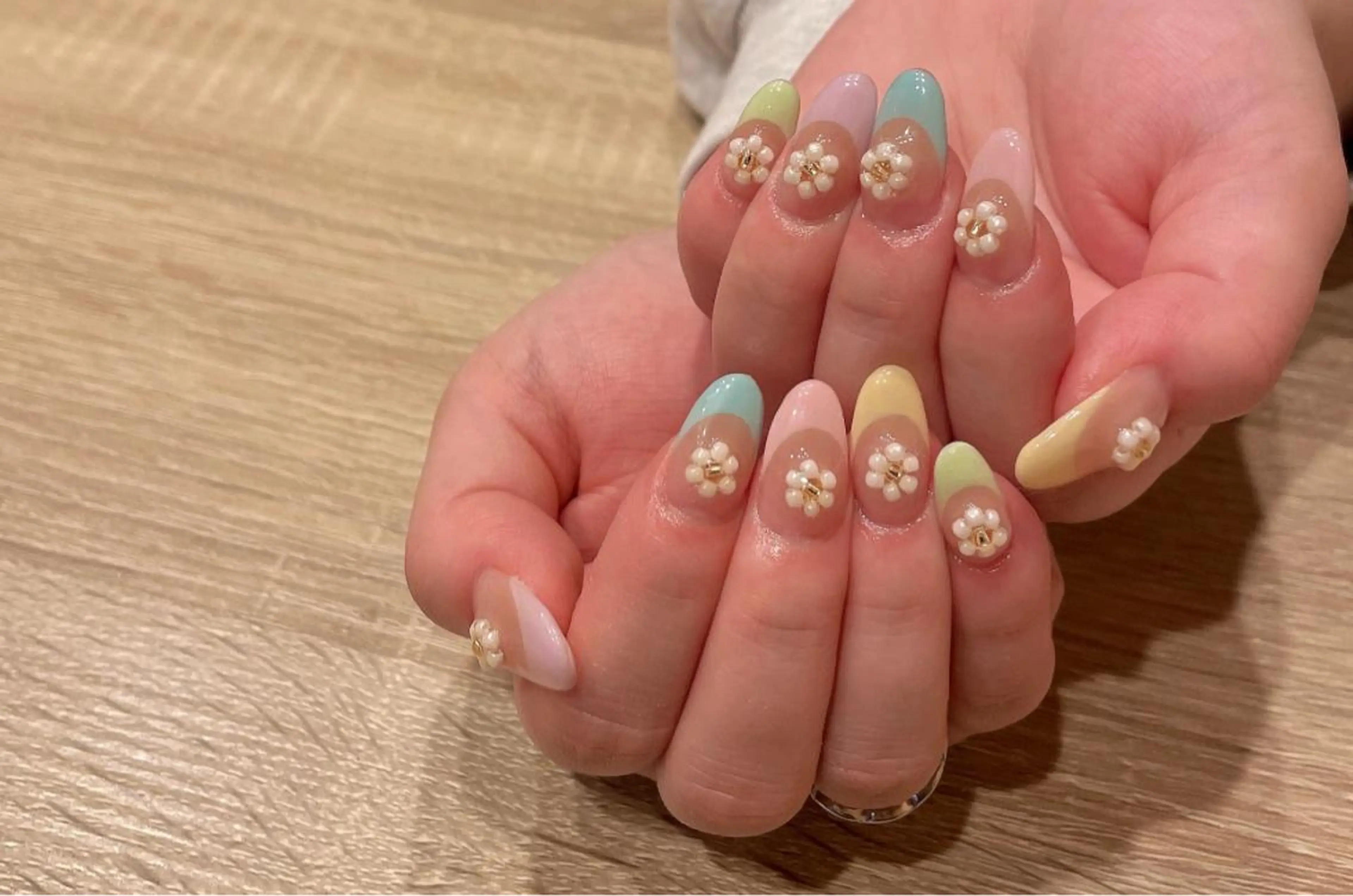 ネイル フレンチネイル 持ち込み liberté所属・liberté🫧 新小岩のネイルデザイン