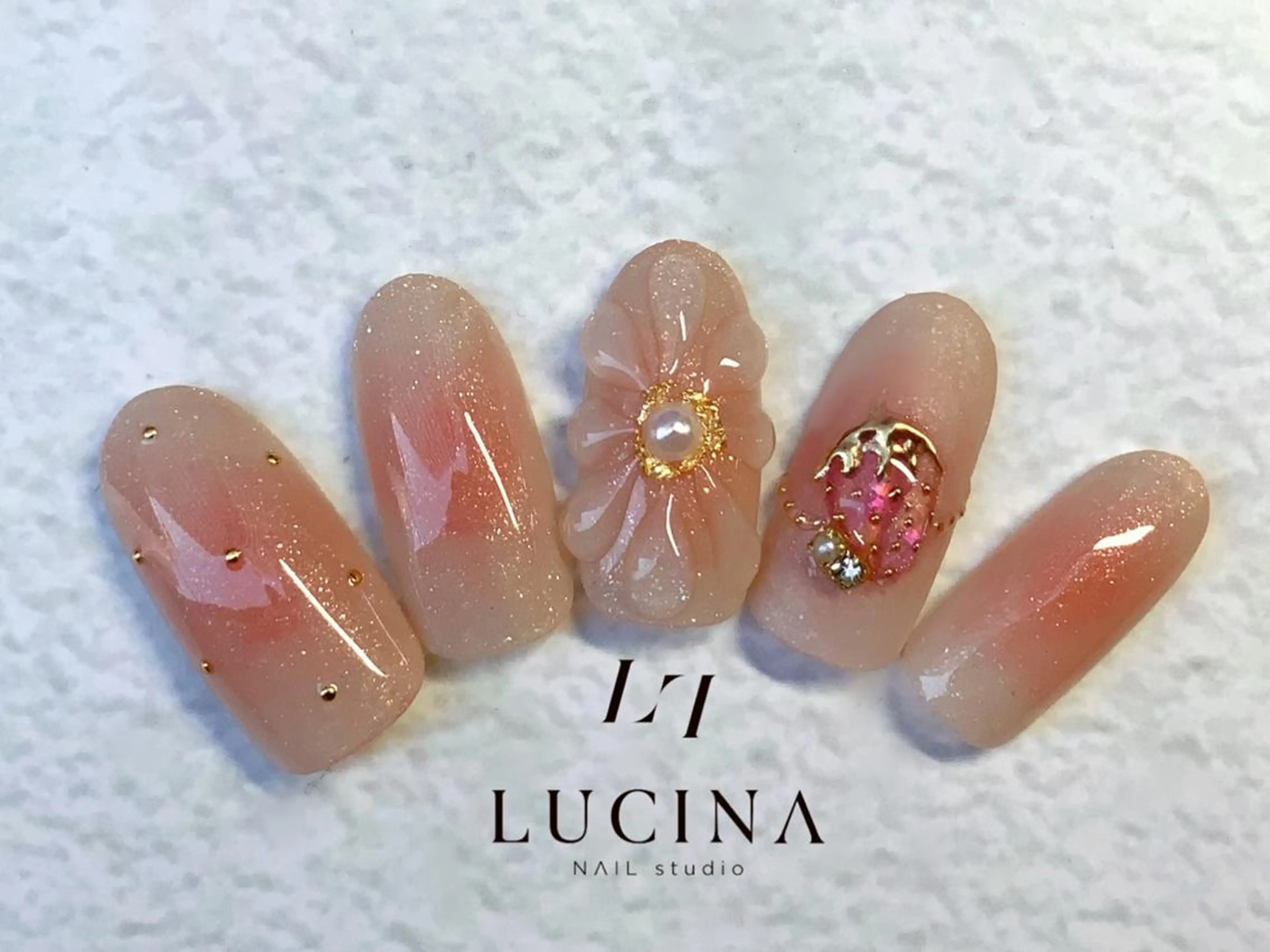 ネイル チークネイル クリアネイル 長さ出し フラワーネイル フットネイル ハンドネイル 新橋 ルキナ スタッフのネイルデザイン