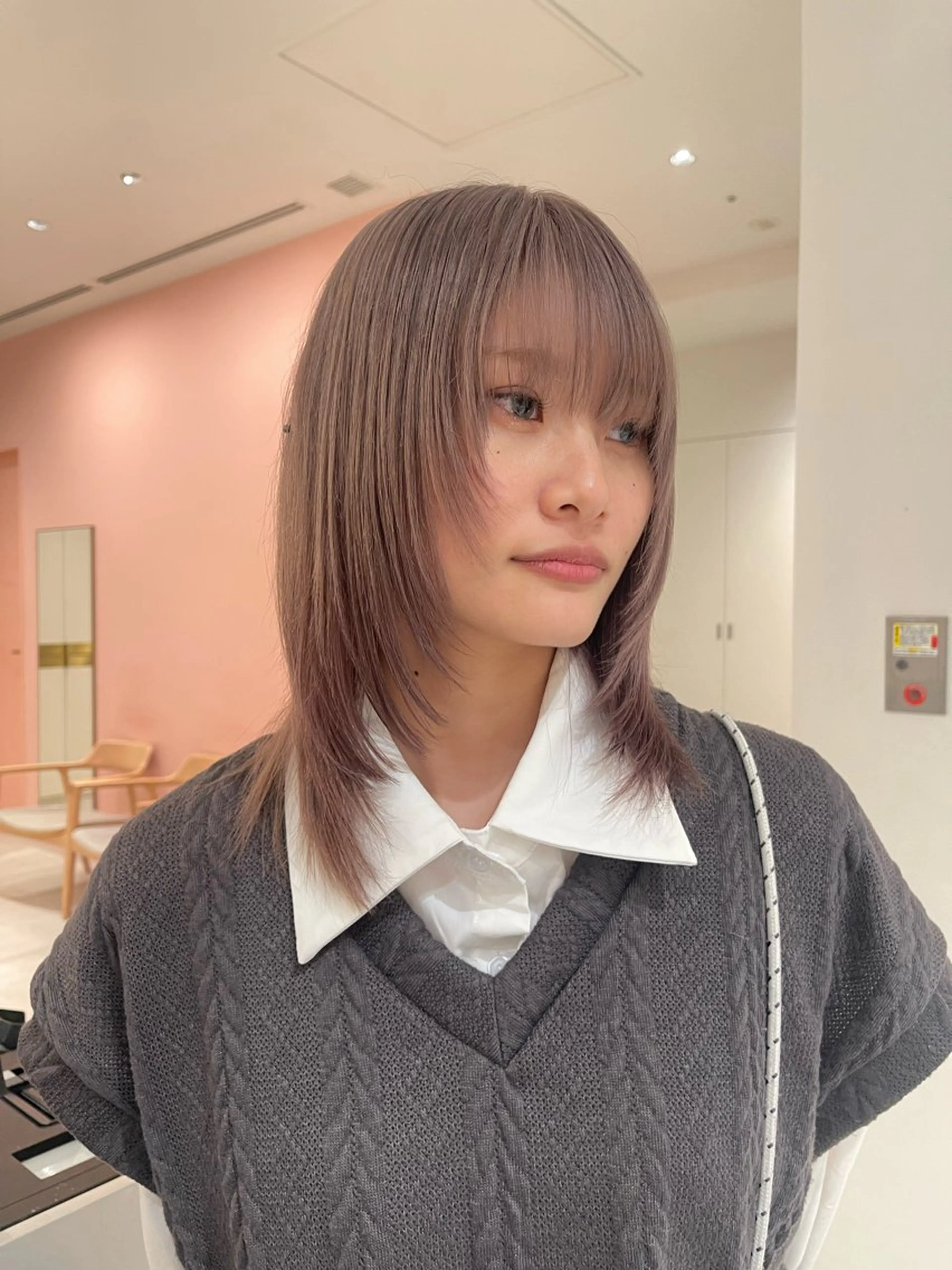 ミディアム カラー ブリーチ ブロンド ケアブリーチ 透明感カラー ダブルカラー カット ヘアカラー トリートメント レイヤー専門家 ダブルカラー修のヘアスタイル