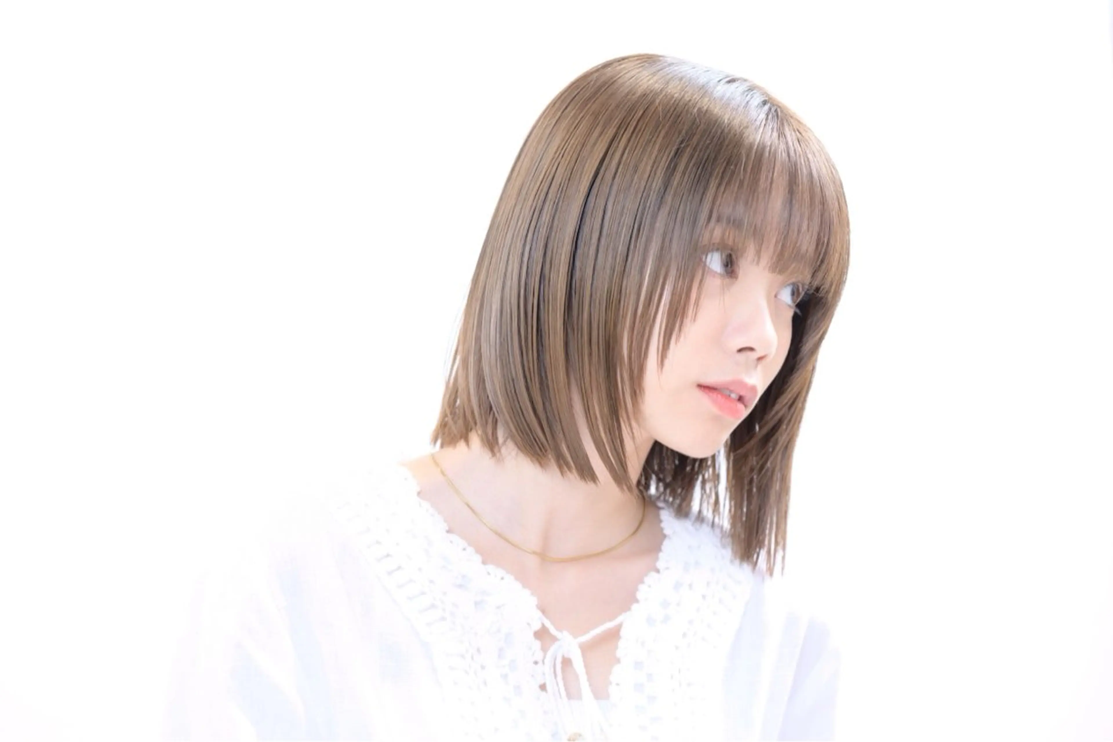 ミディアム カラー ボブレイヤー ボブ 顔まわりレイヤー 顔周りカット レイヤーカット 小林 栞菜のヘアスタイル