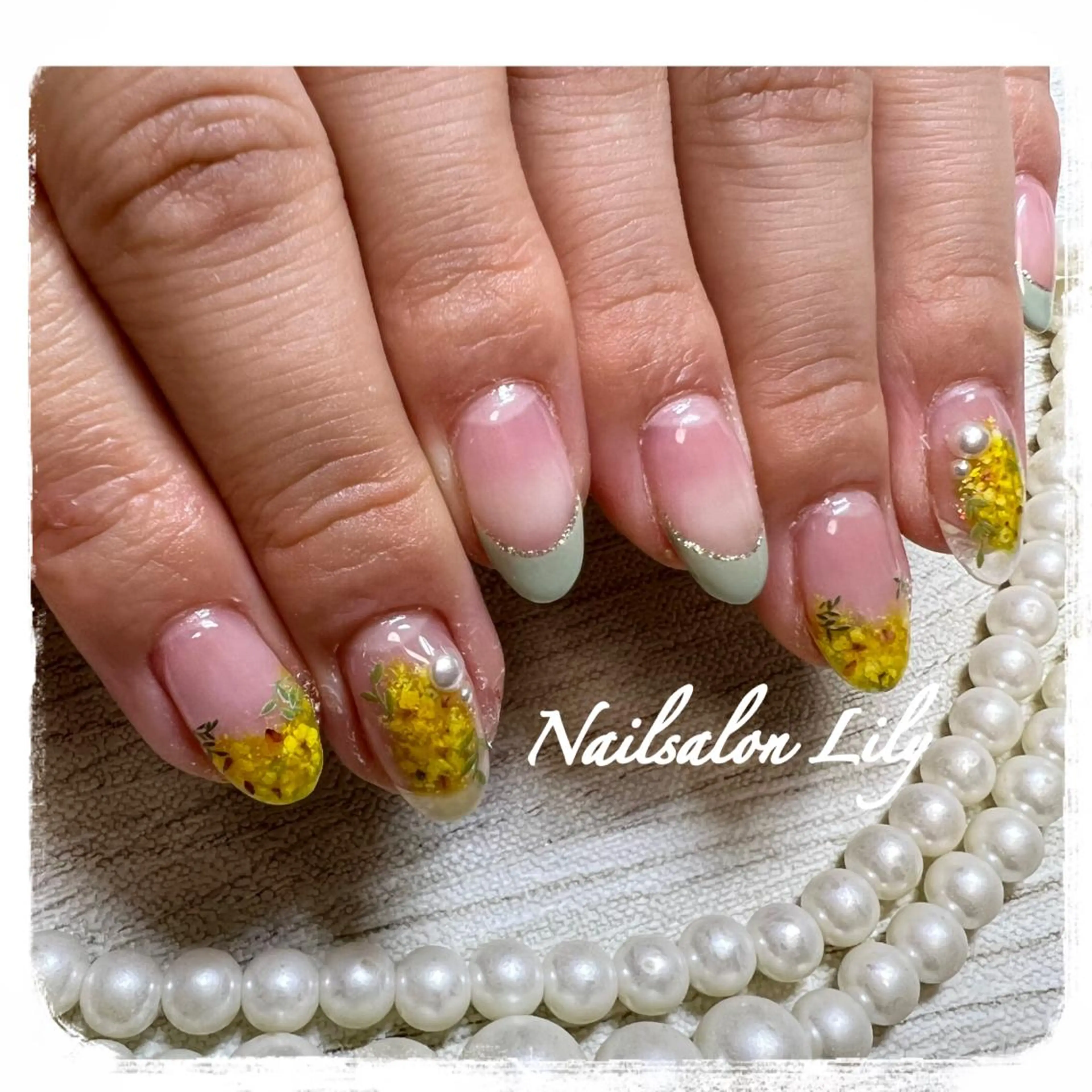 ネイル Nailsalon Lilyのネイルデザイン