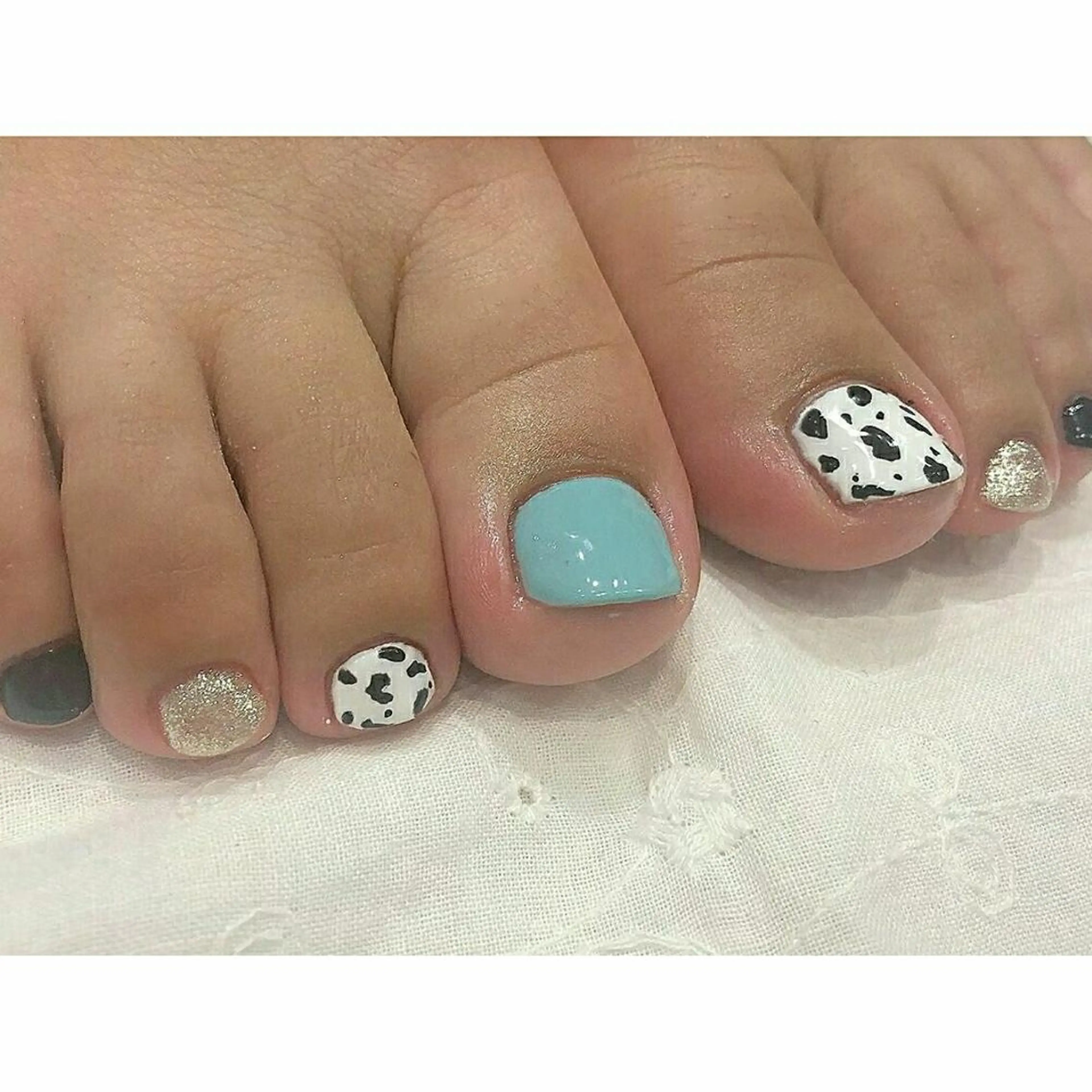 ネイル フットネイル R'well所属・はばすみれ🎀ﾈｲﾙ 光ﾌｪｲｼｬﾙ ﾍｱのネイルデザイン