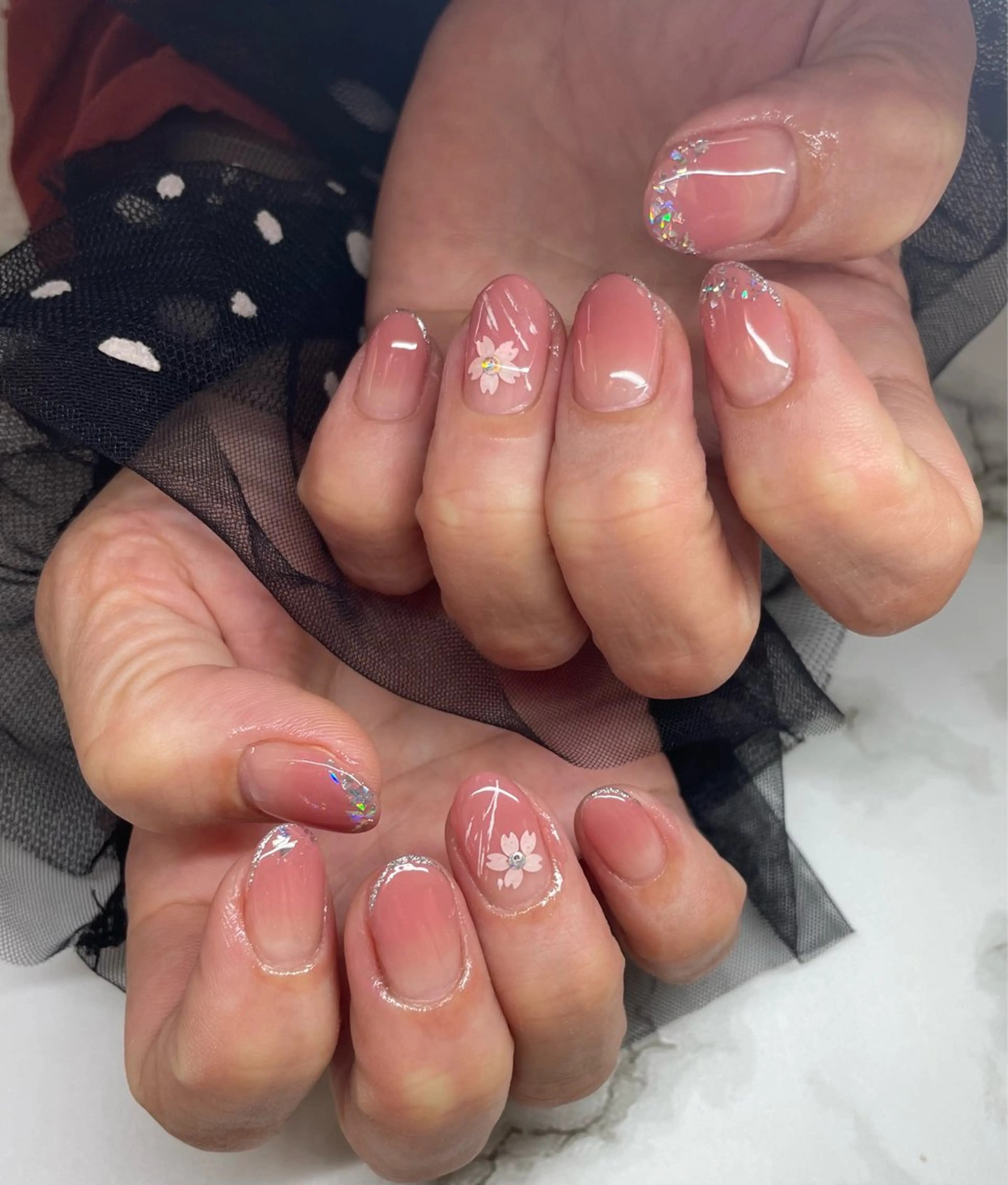 （オフ有り）グラデーションシンプルデザインネイル🌸💅の写真