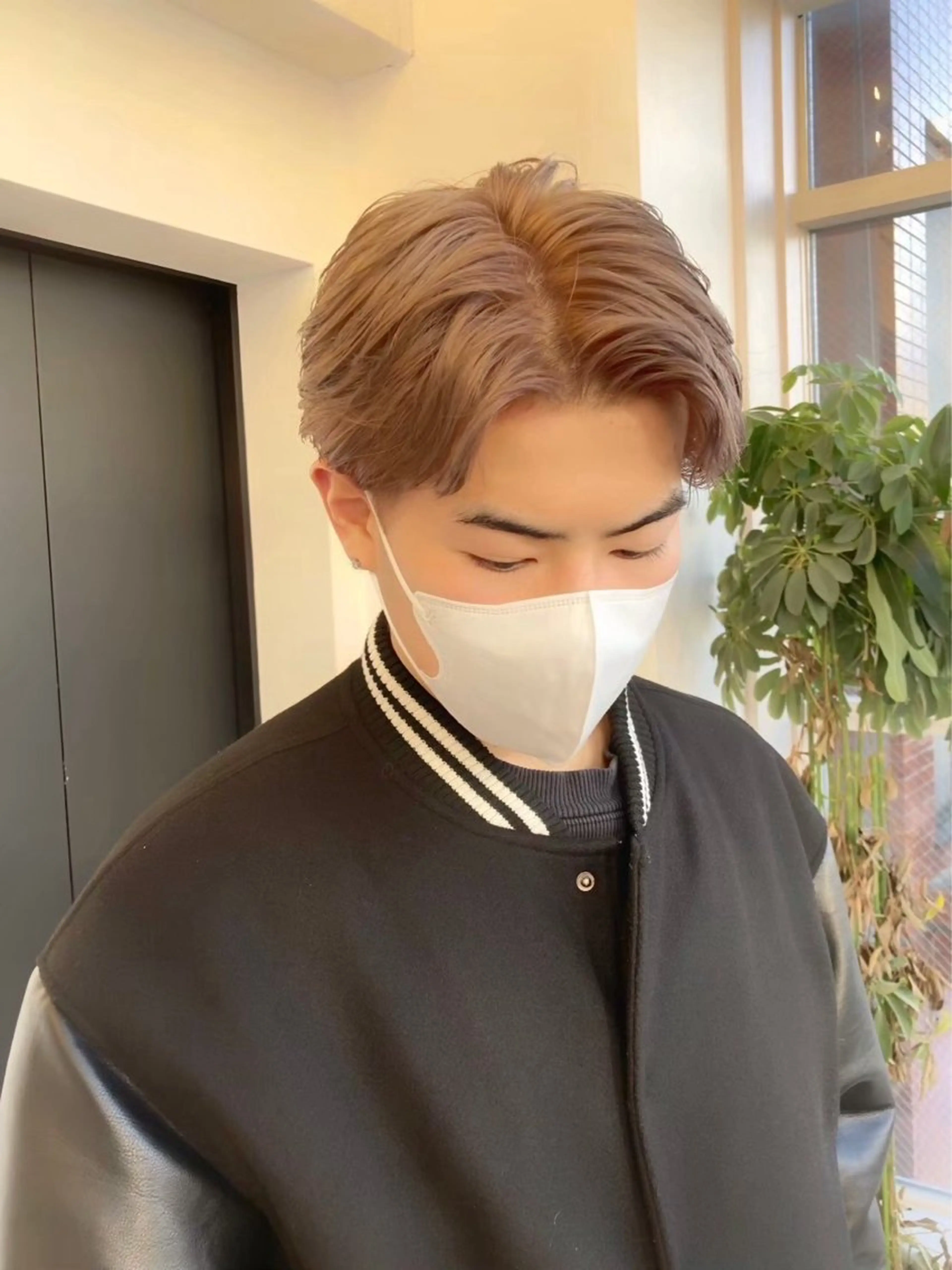 ショート カラー メンズ メンズブリーチ メンズハイトーン ブリーチ ハイトーンカラー 古川 颯馬のヘアスタイル