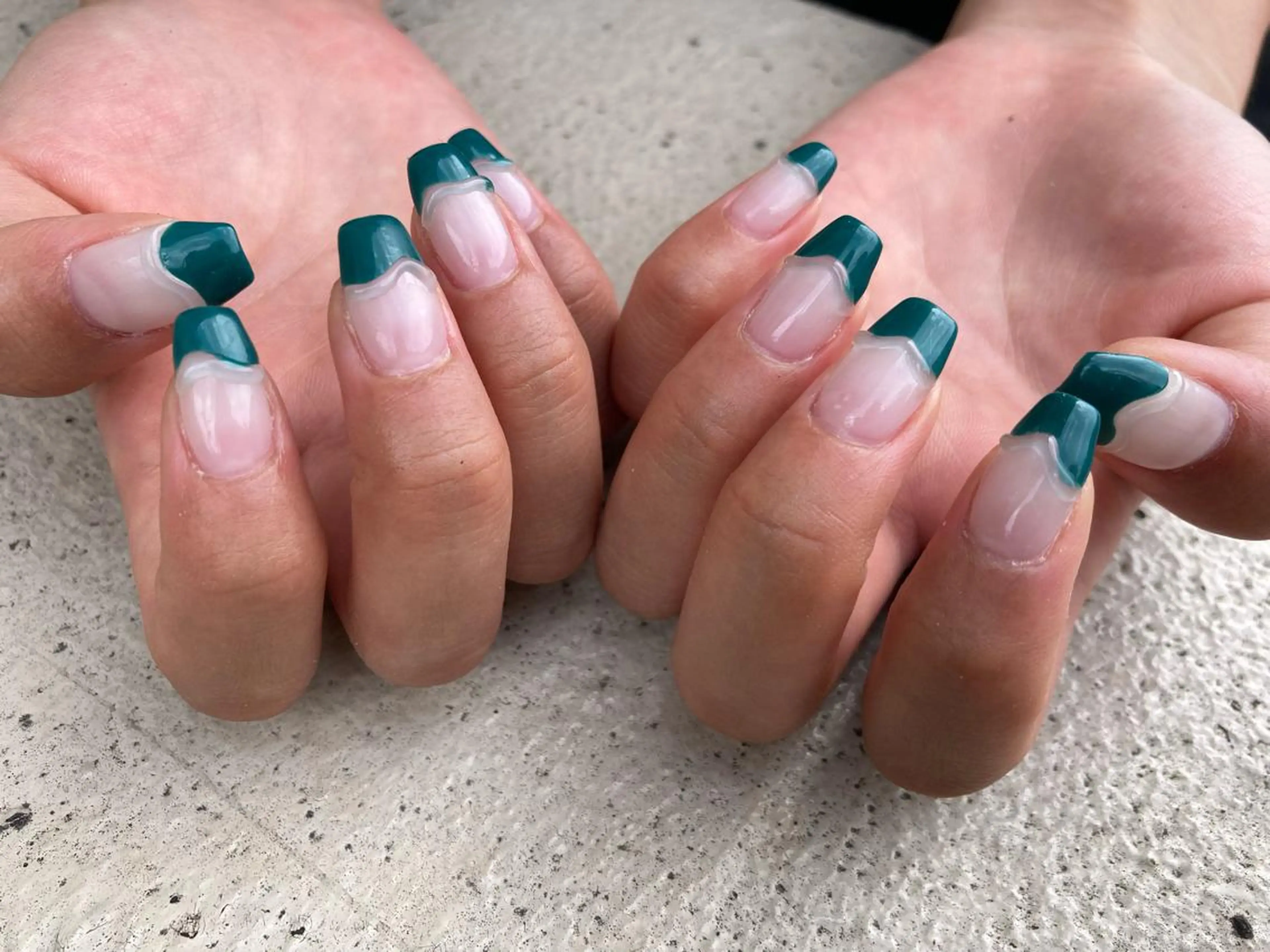 ミディアム ネイル ハンドネイル フットネイル ✴︎ Delightのネイルデザイン