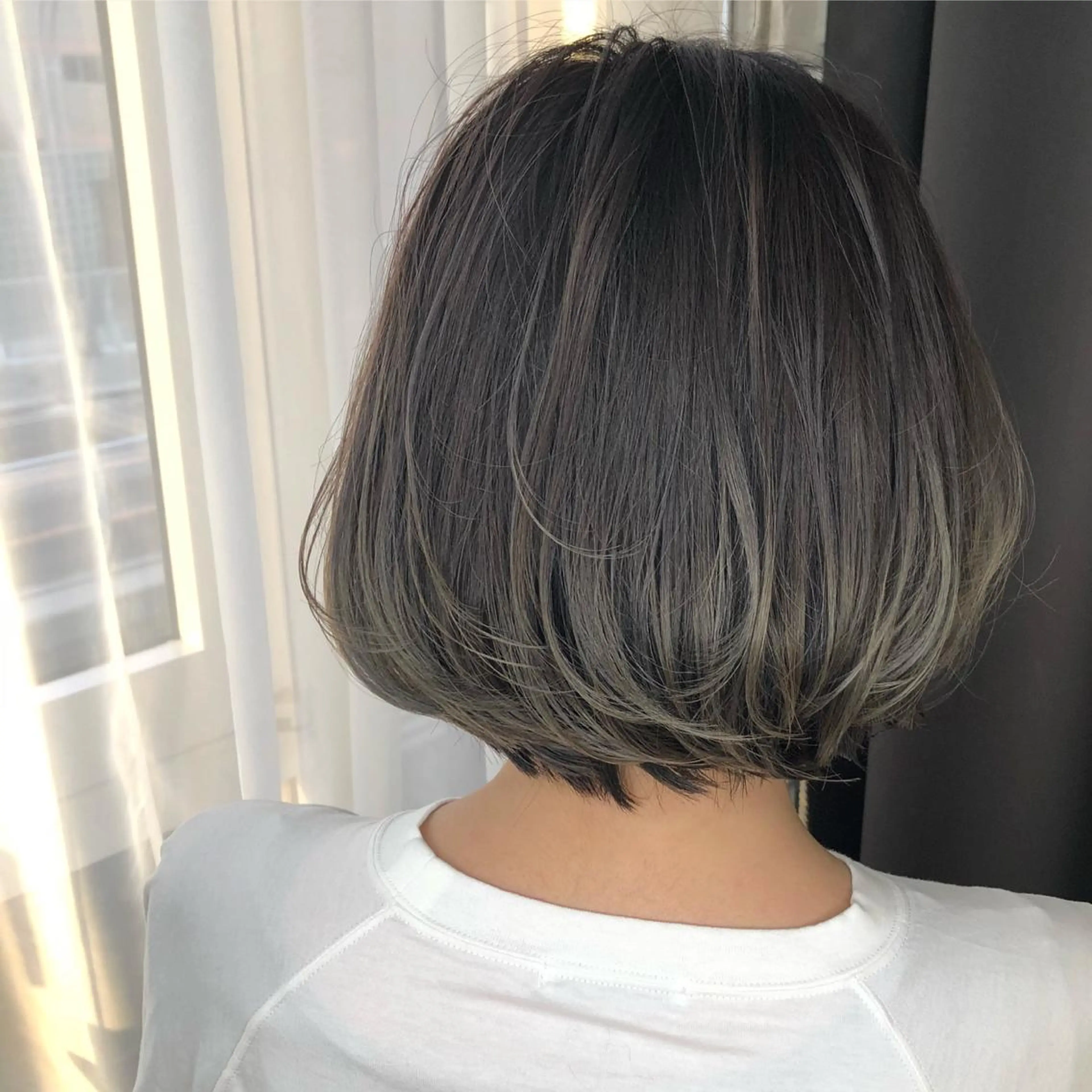 ミディアム カラー ハイライトカラー ハイライト ORIKA 美容室のヘアスタイル