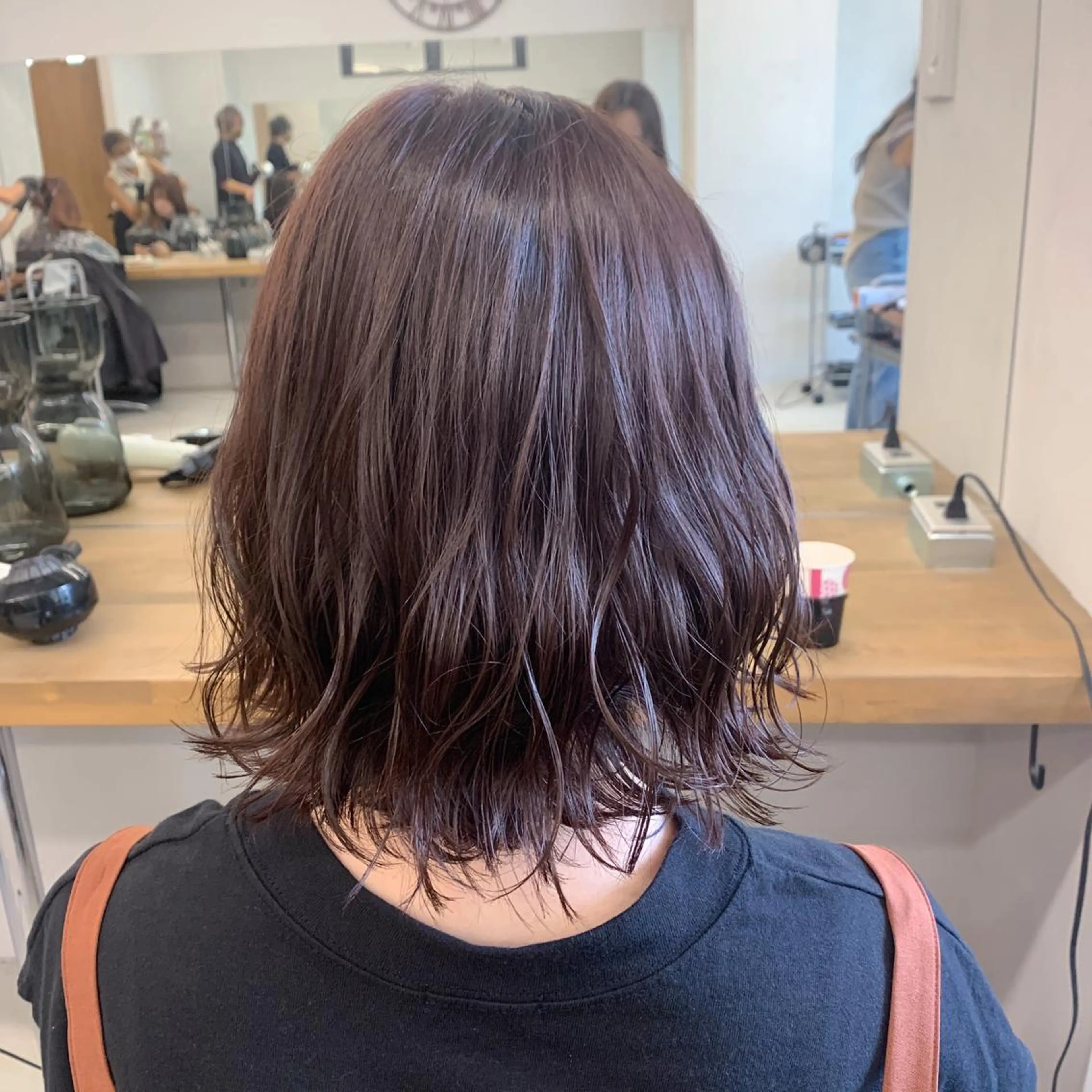 ショート カラー ブリーチ 透明感カラー ブリーチなしカラー カット ヘアカラー トリートメント 難波 茜のヘアスタイル