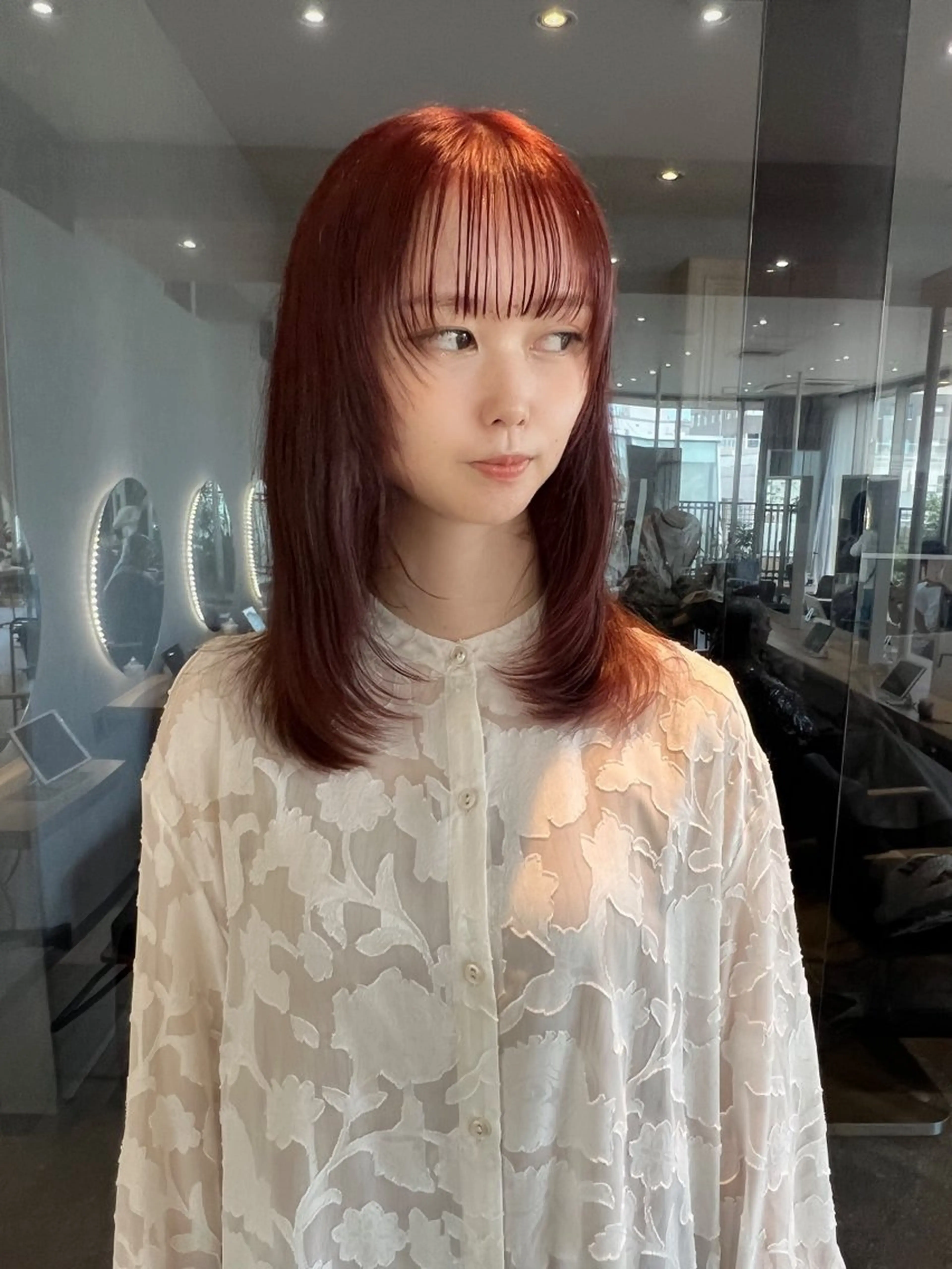 ミディアム カラー カシス 髪質改善 韓国風ヘア 韓国🇰🇷レイヤー 映える顔周り🩷のヘアスタイル