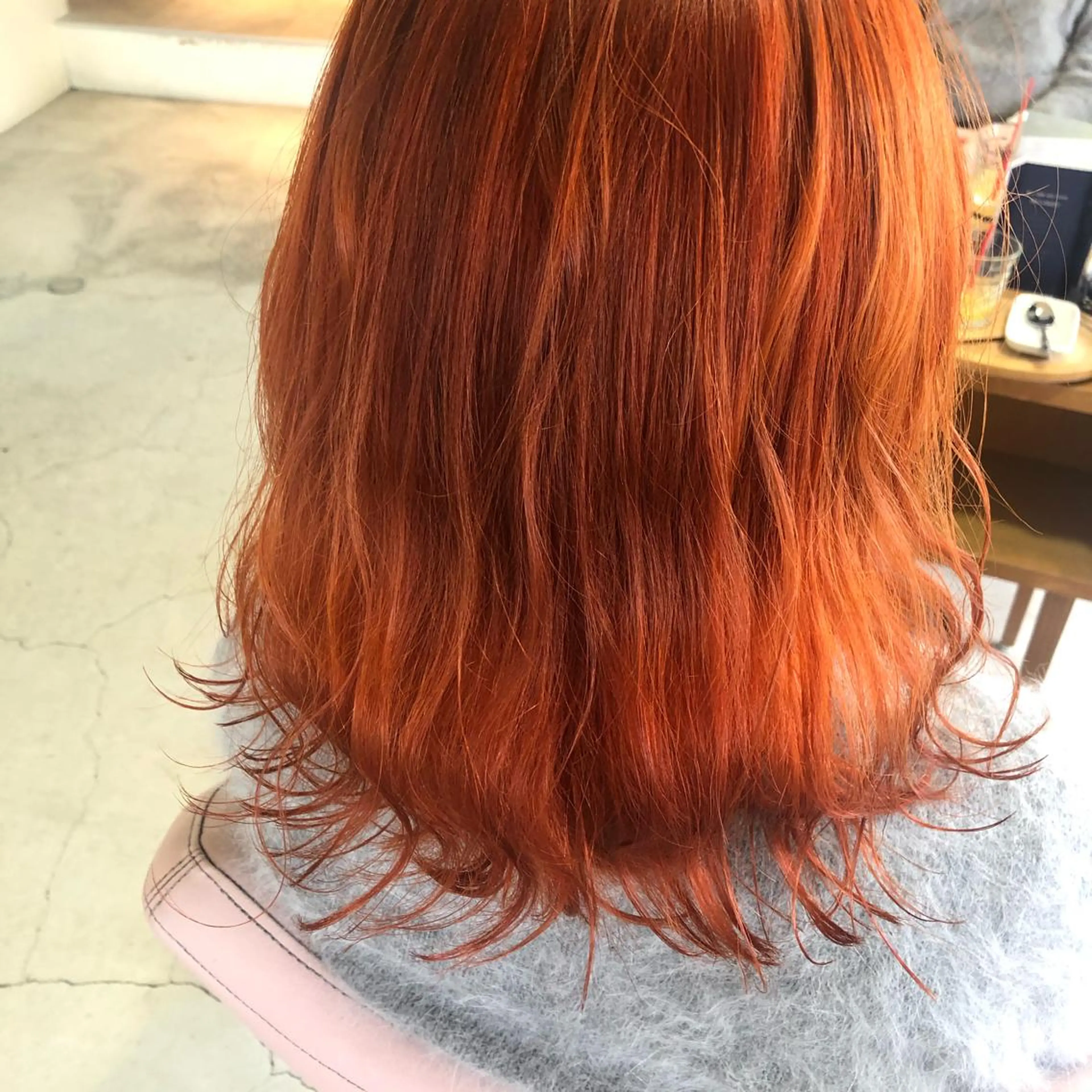 ミディアム カラー 小森 樹奈のヘアスタイル