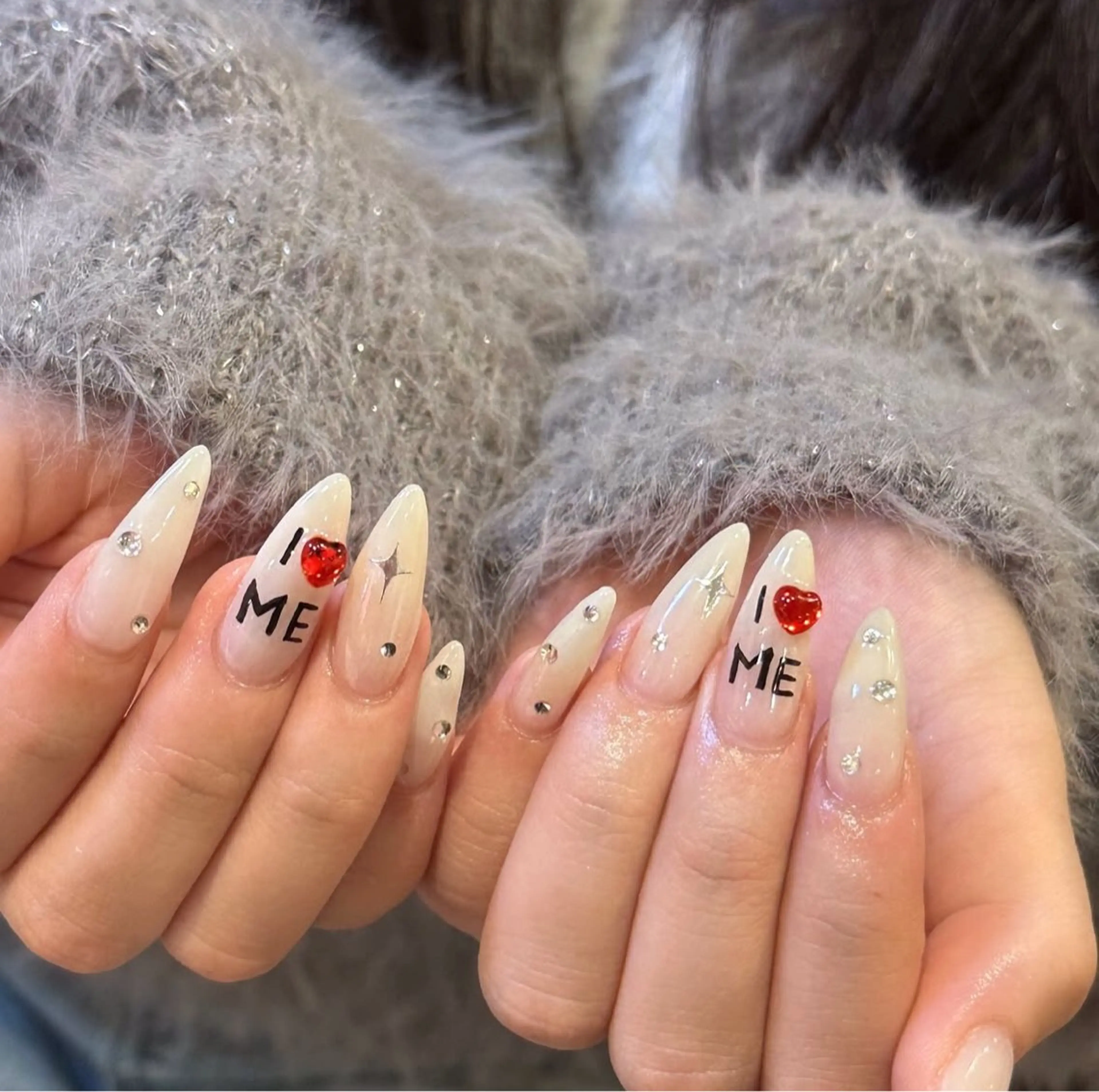 ネイル 長さ出し グラデーション キラキラネイル 韓国ネイル ラメ(グリッター) ハンドネイル ハンドケア Chisa Nail Studio所属・チ サのネイルデザイン