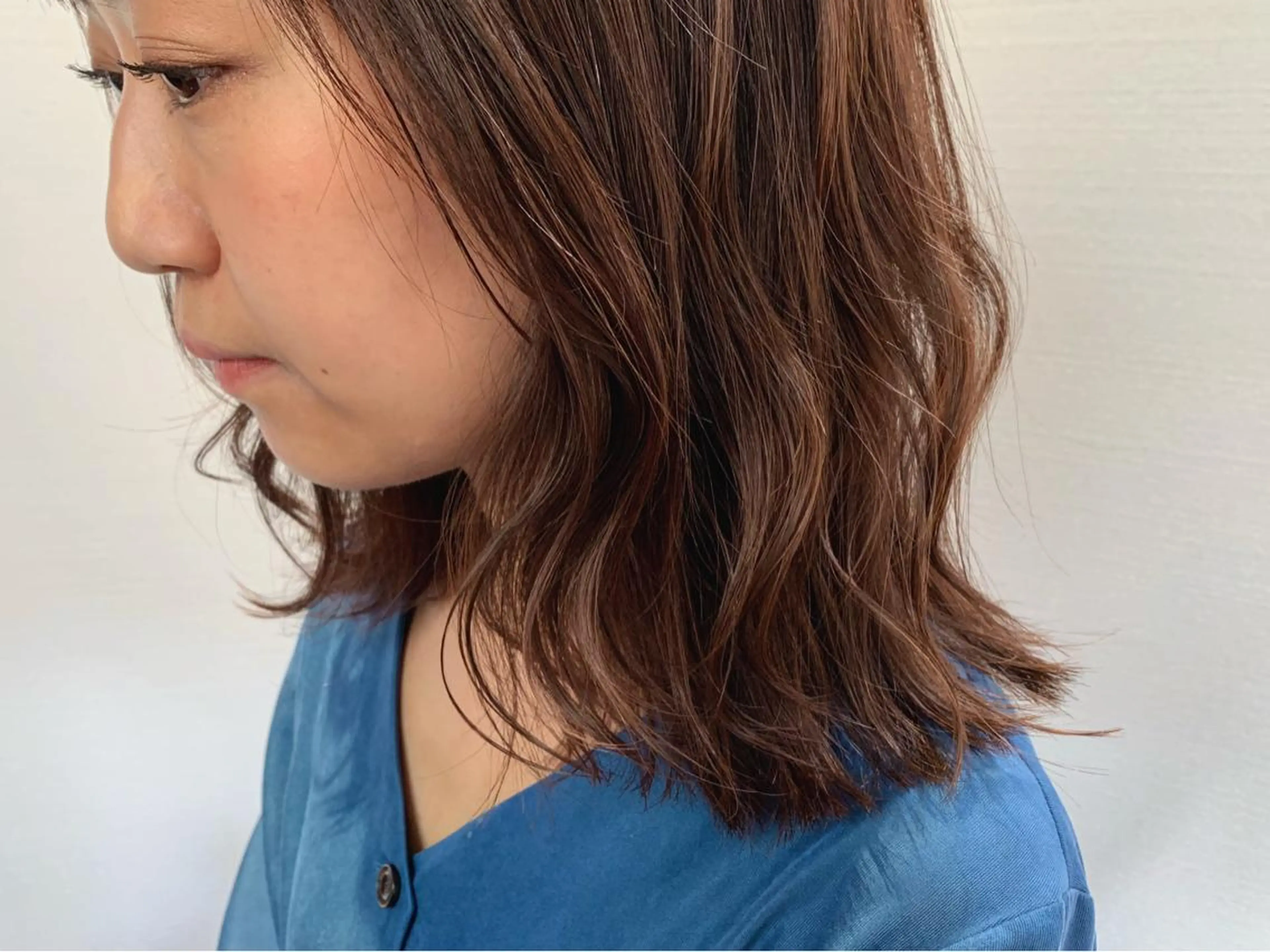 ミディアム カラー イルミナカラー カット ヘアカラー トリートメント 【Uneユヌ】菊地 春那のヘアスタイル