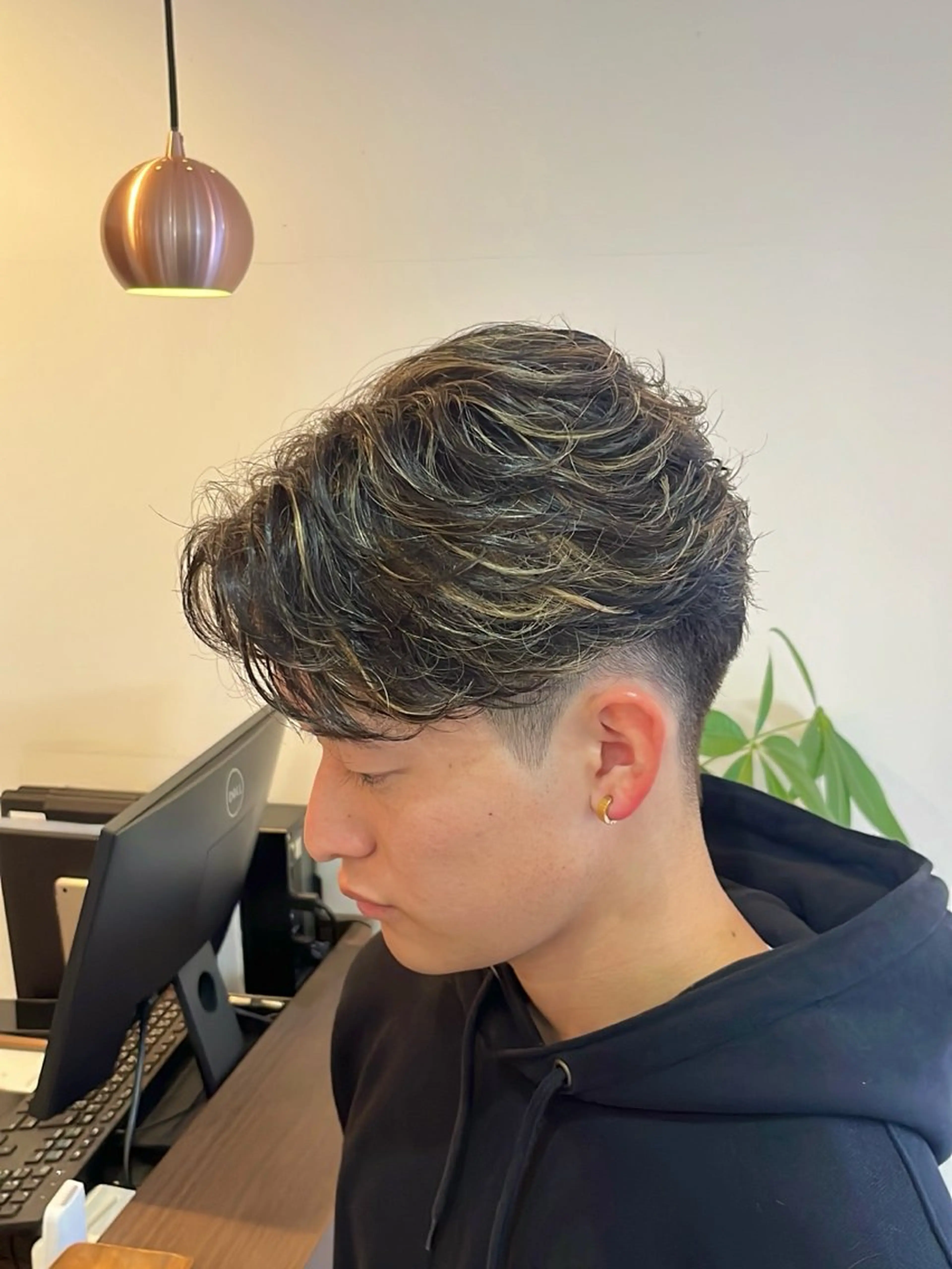 ミディアム カラー パーマ ミディアムパーマ ハイライトカラー ハイライト カット パーマ トリートメント オートクチュールランコントレ西京極店所属・今在家 玲【艶髪スト レート/メンズ特化】のヘアスタイル