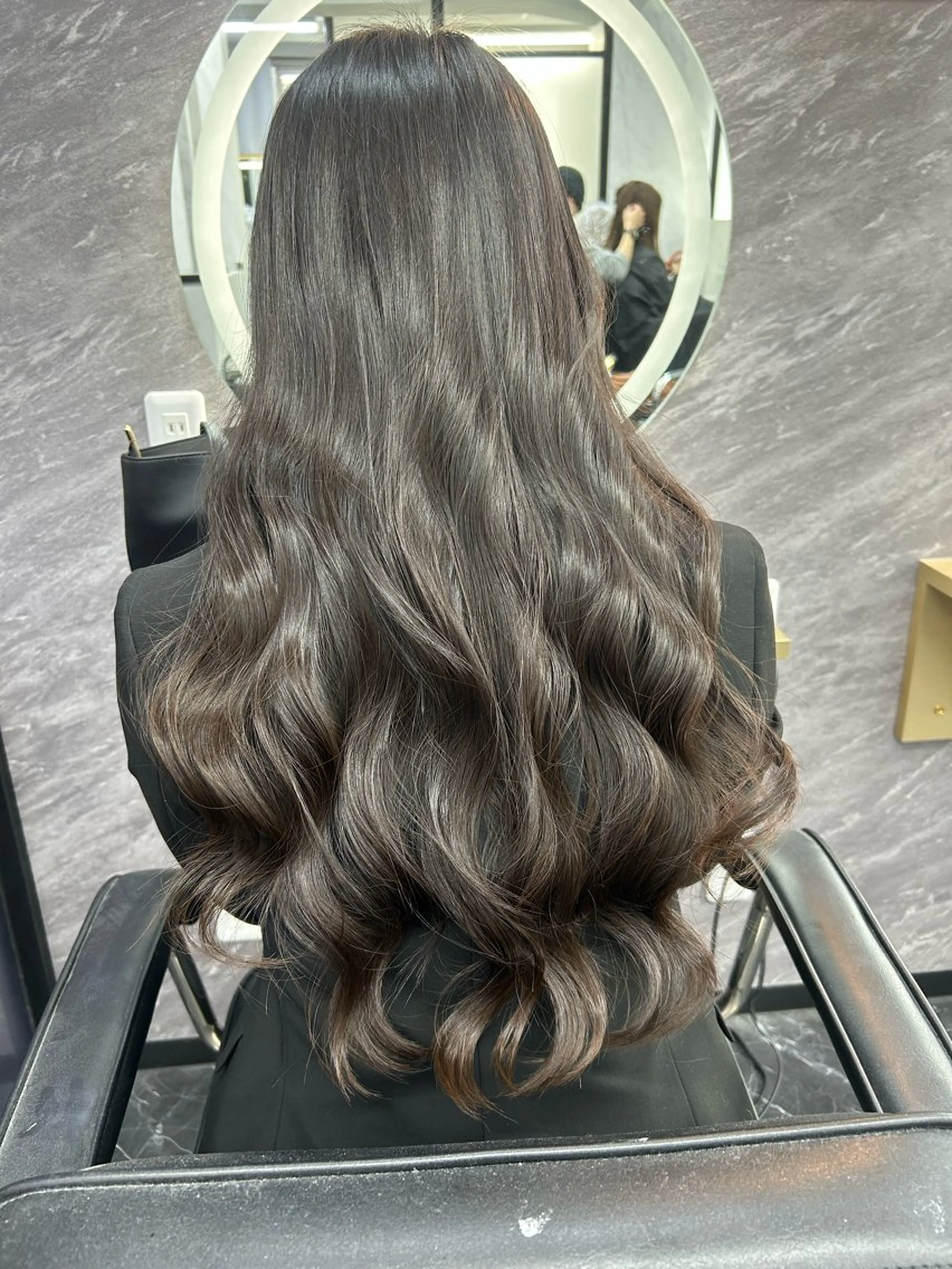 ロング カラー Ria OSAKA所属・アシスタント yuuのヘアスタイル