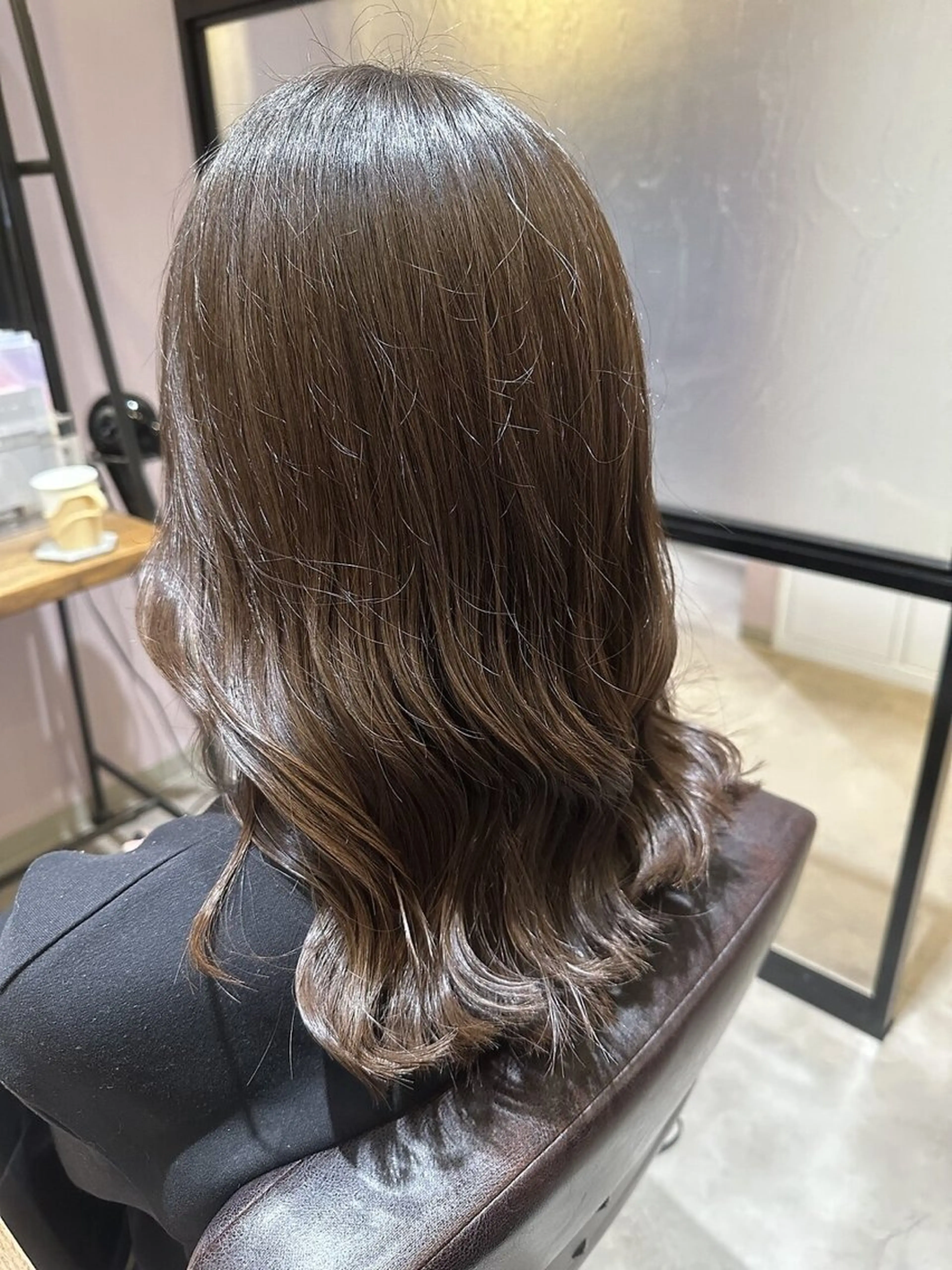 カラー 西原 愛紗のヘアスタイル
