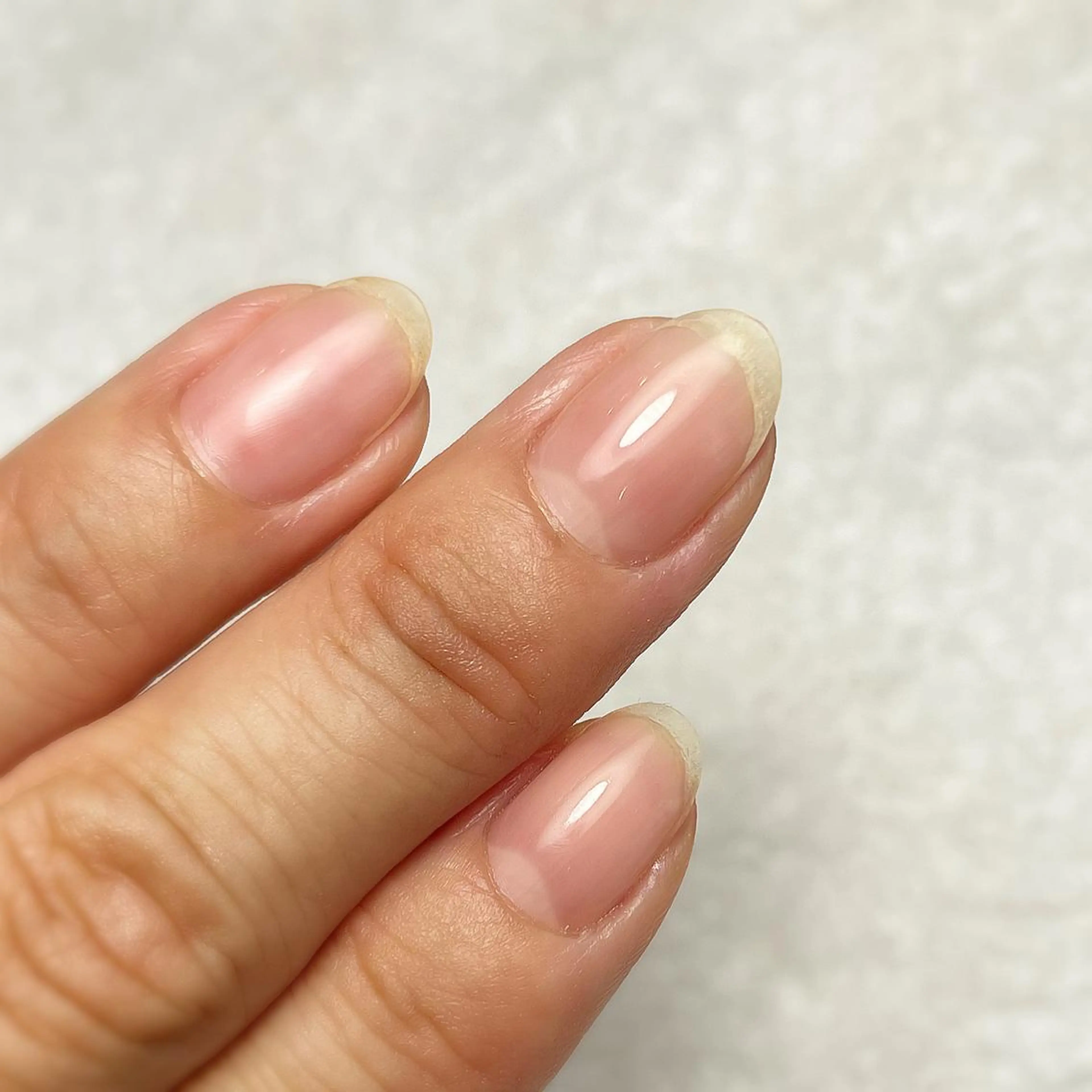 クリア(透明)ジェルネイル 丁寧なネイルケア付きの写真