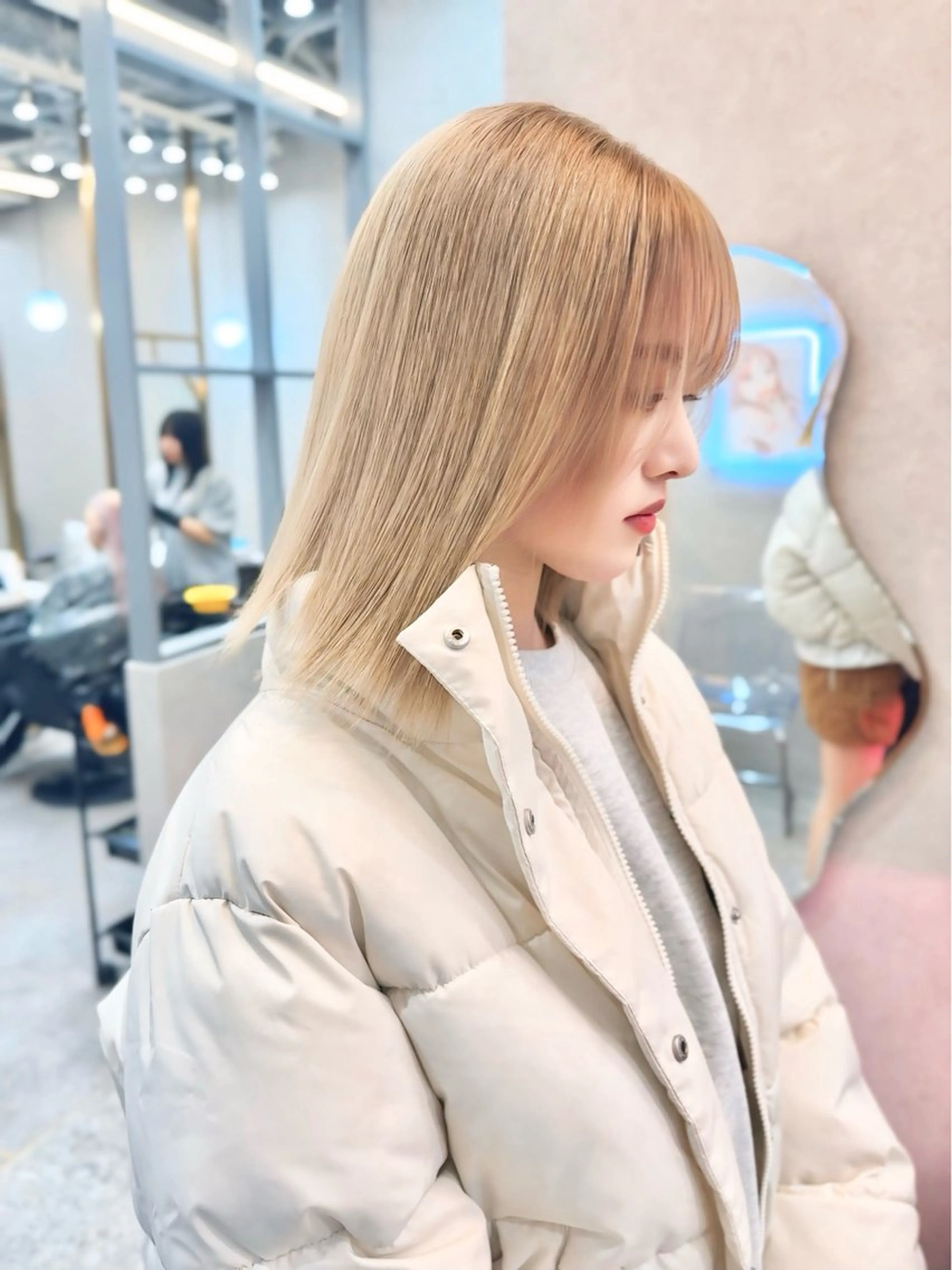 ミディアム カラー ヘアアレンジ ヘアカラー トリートメント yuuto🌈 冬の透け感カラーのヘアスタイル